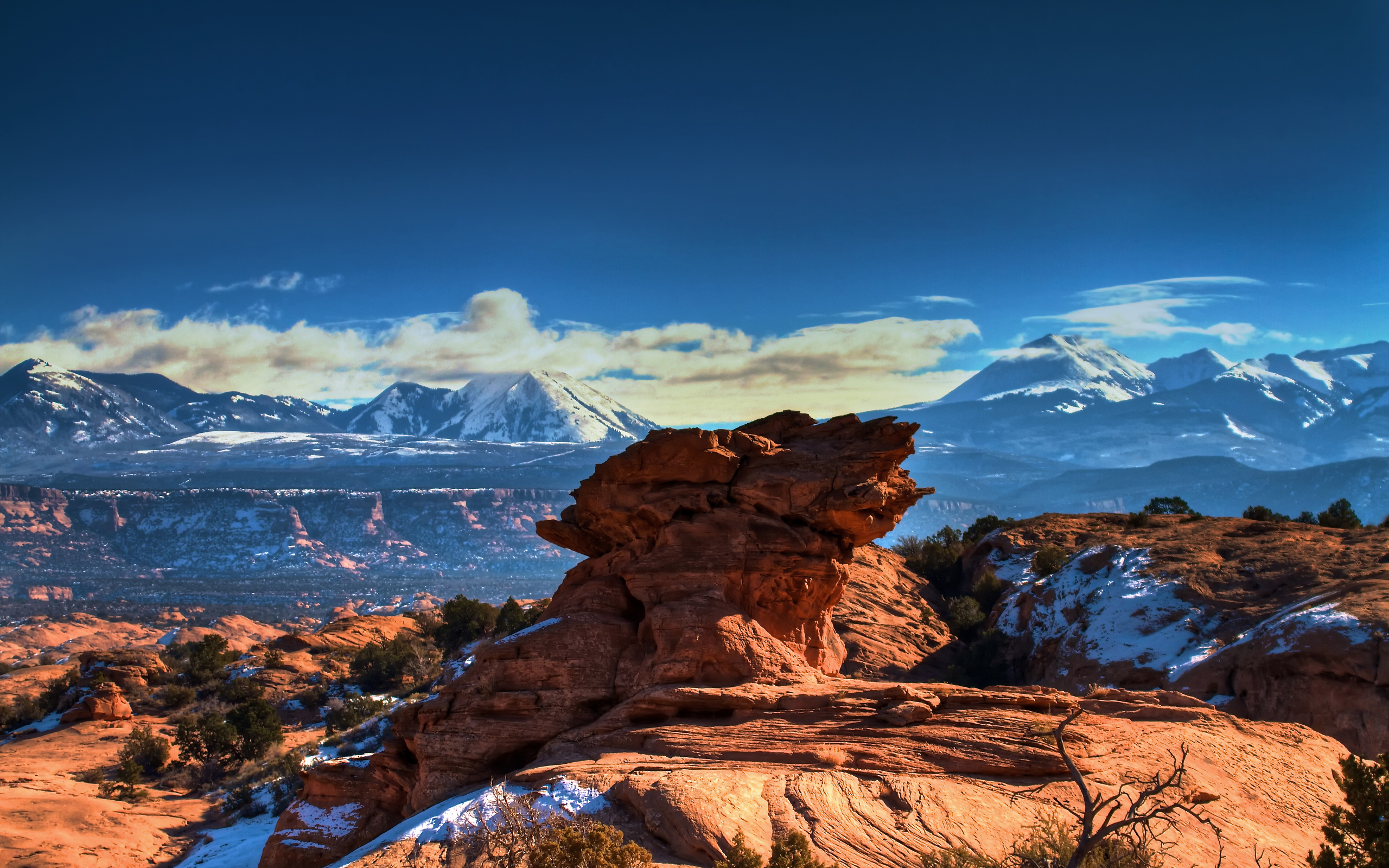 Mountain HDR Moab Desert Utah 2560x1600
