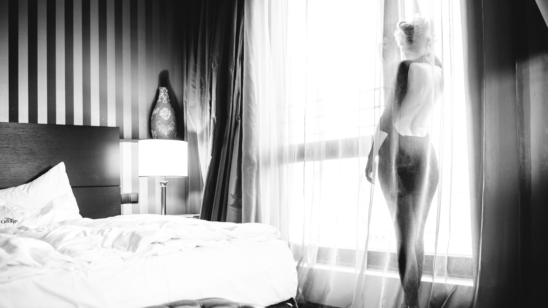 Monochrome Hotel Silhouette Light And Shadow Women Indoors Fabric Curved Photography Stripes Model T 1920x1080