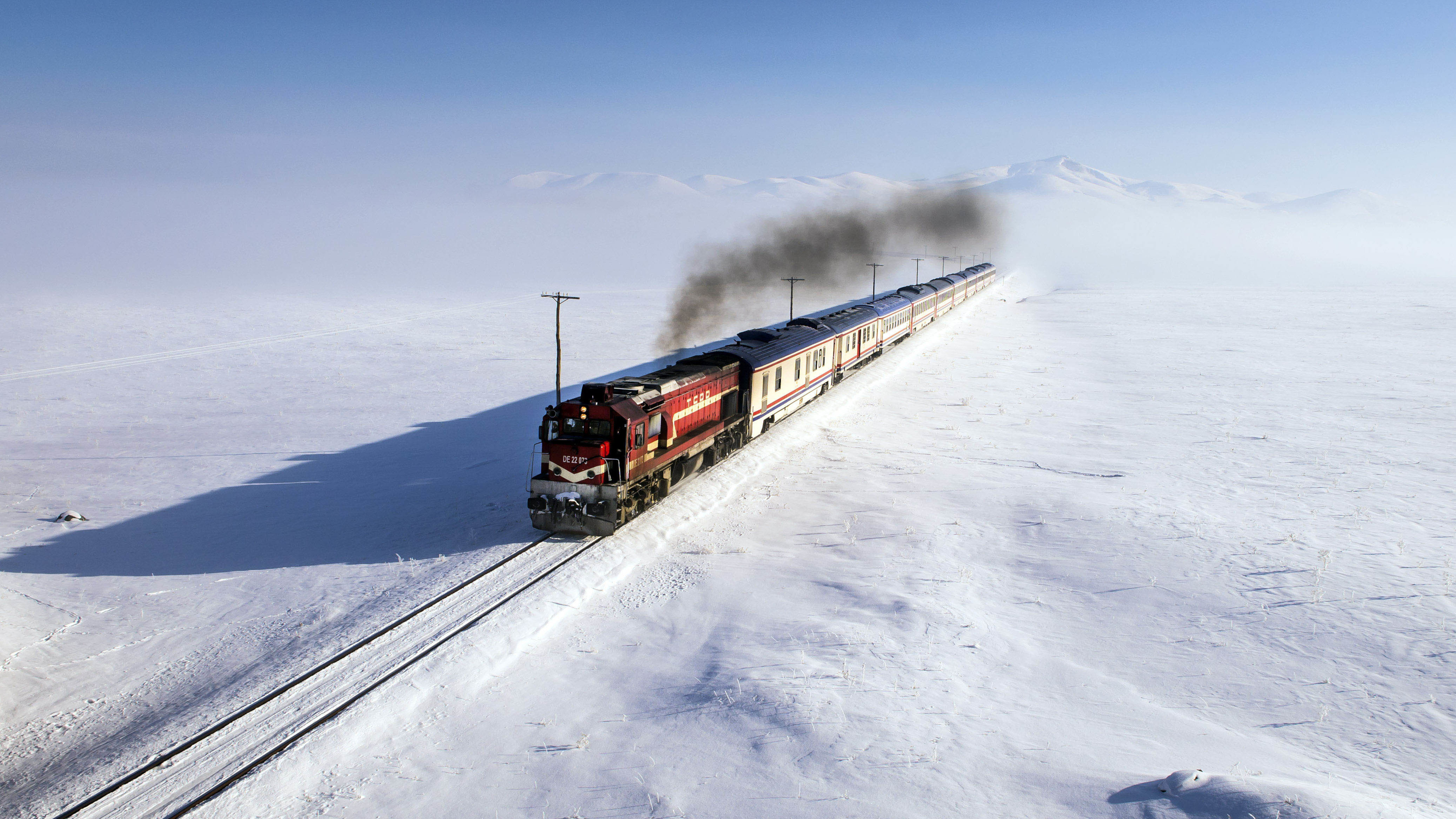 Train Diesel Locomotive Snow 3840x2160