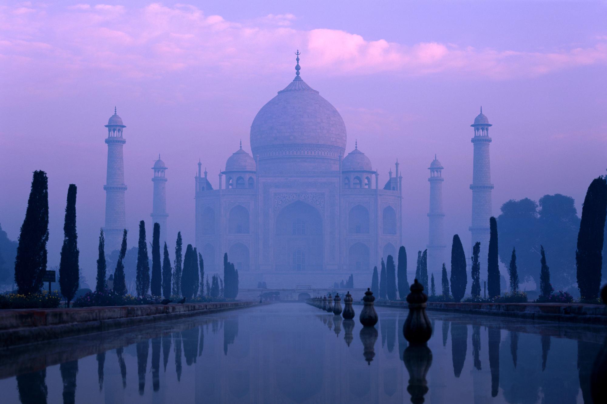 Man Made Taj Mahal 2000x1333
