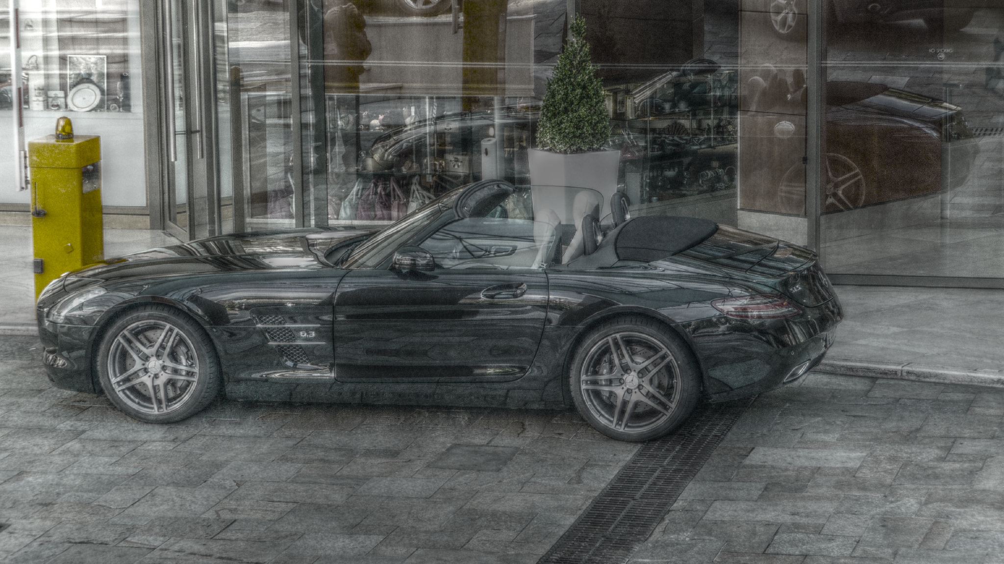 Mercedes Monaco 2048x1152