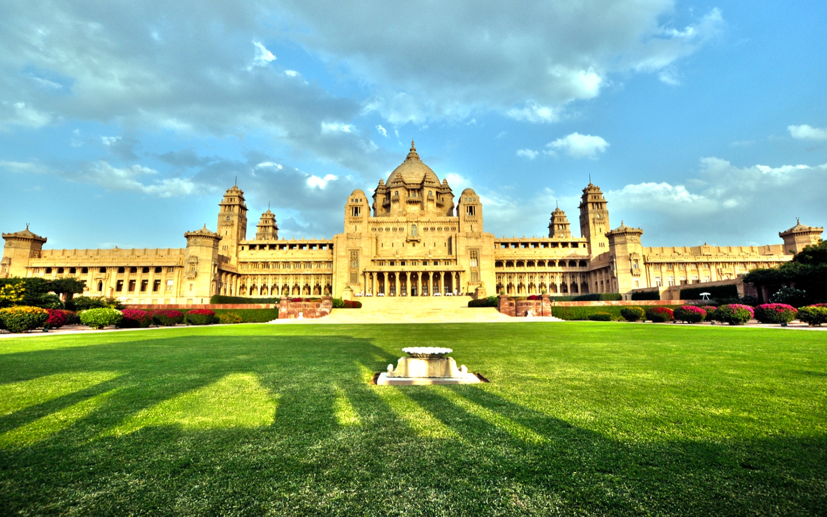 Man Made Umaid Bhawan Palace 1680x1050