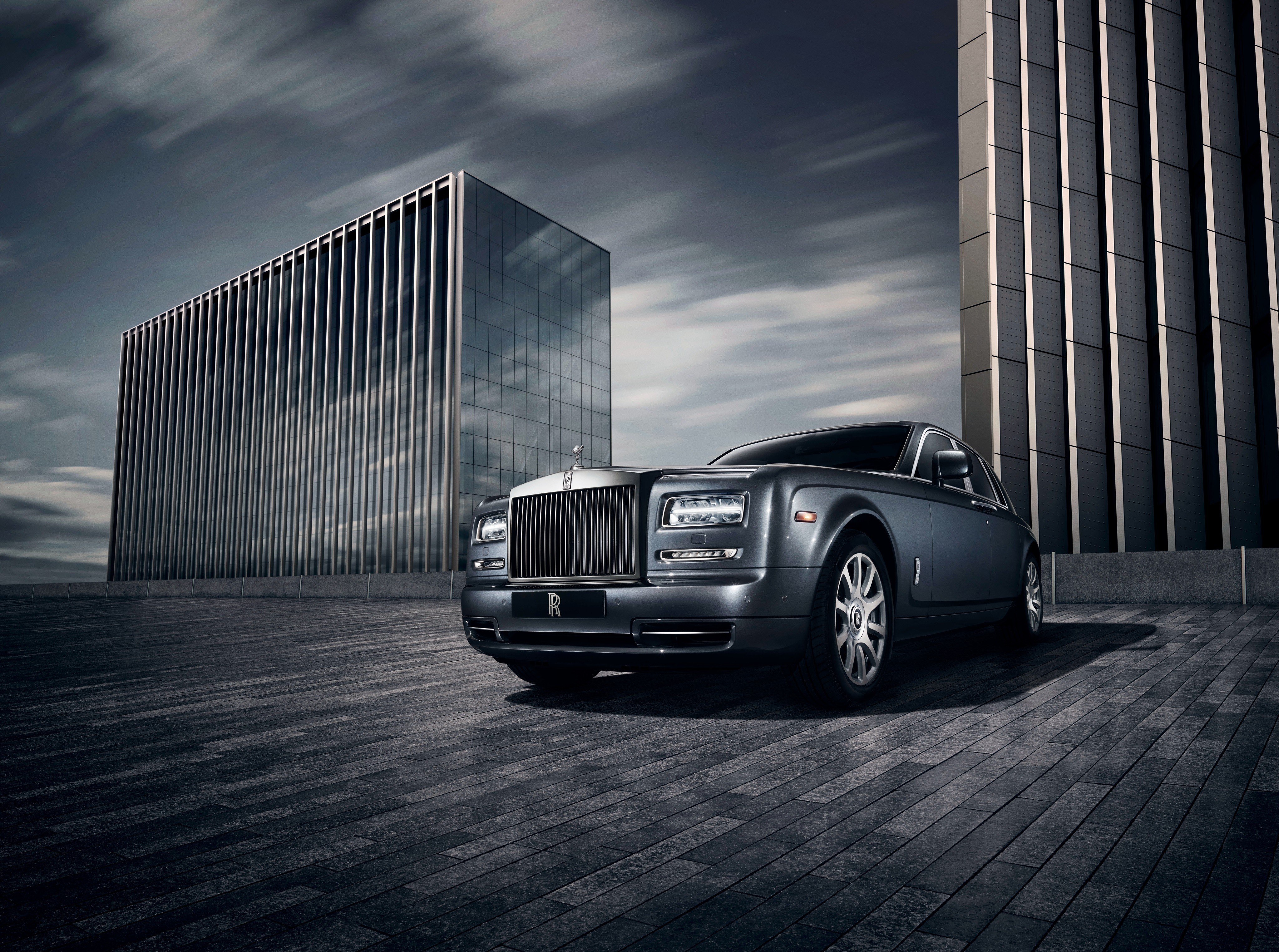 Rolls Royce Dark 4096x3049