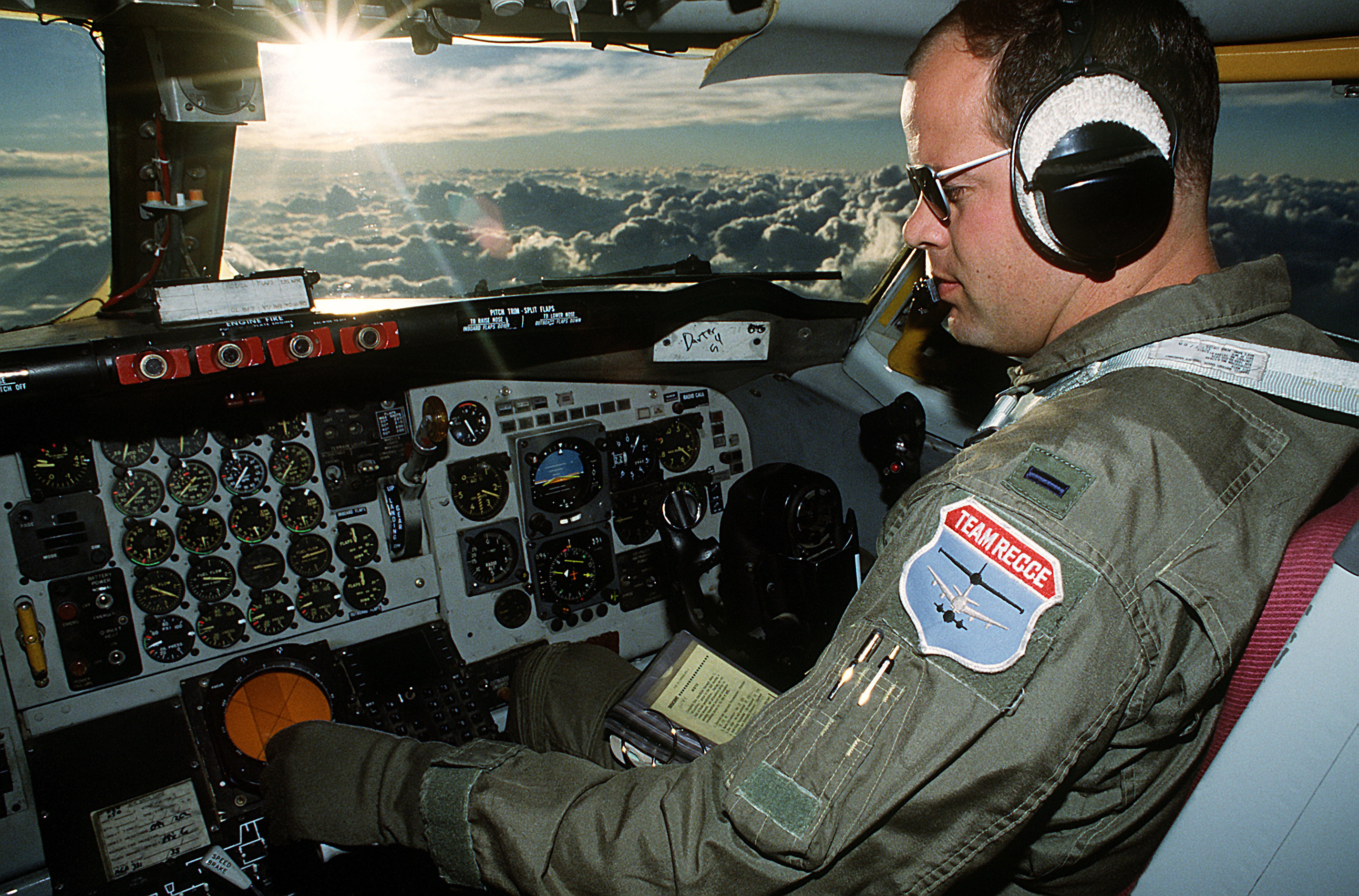Aircraft Pilot Military Cockpit Boeing Boeing KC 135 Stratotanker 2850x1880