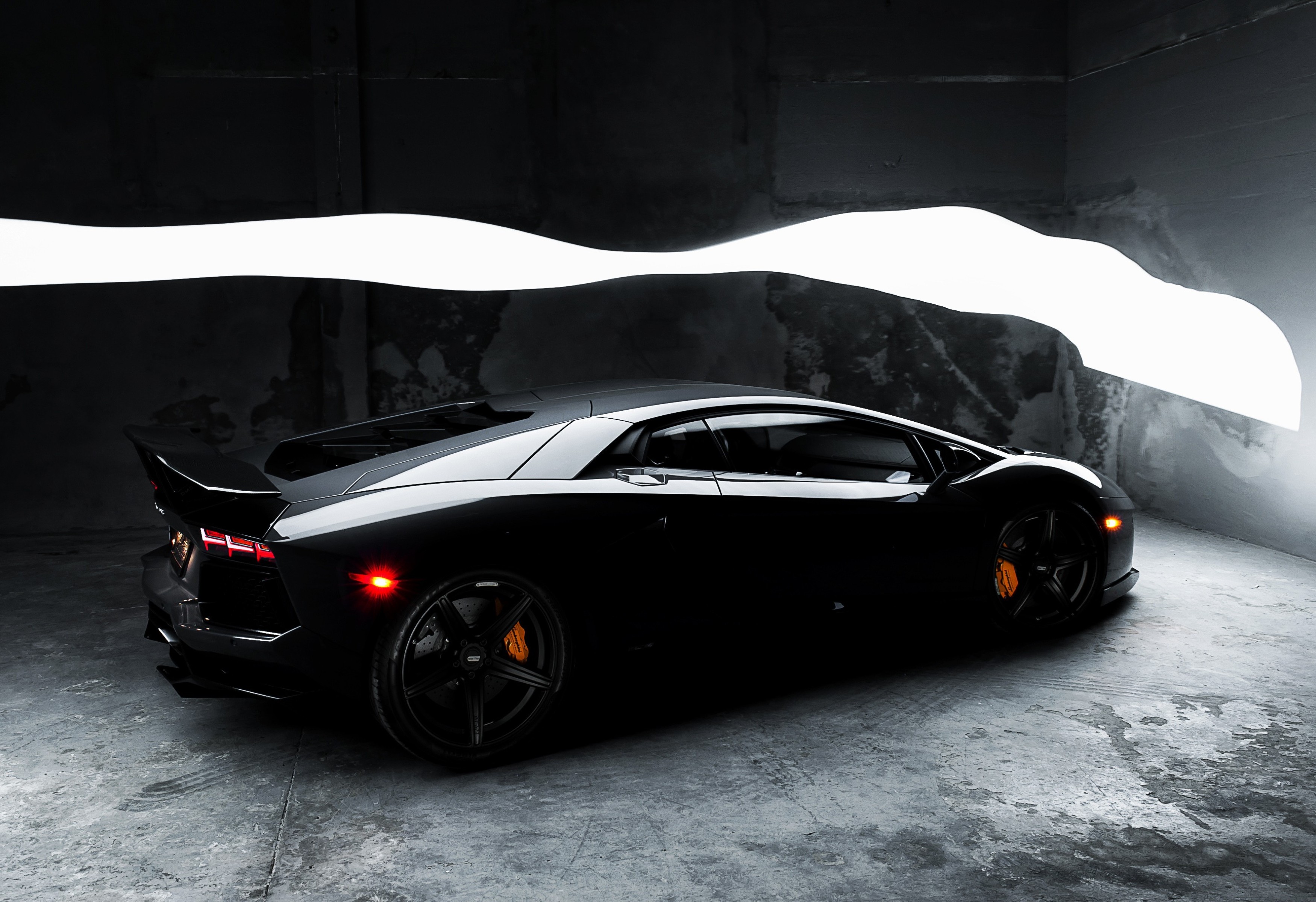 Black Lamborghini 3500x2400