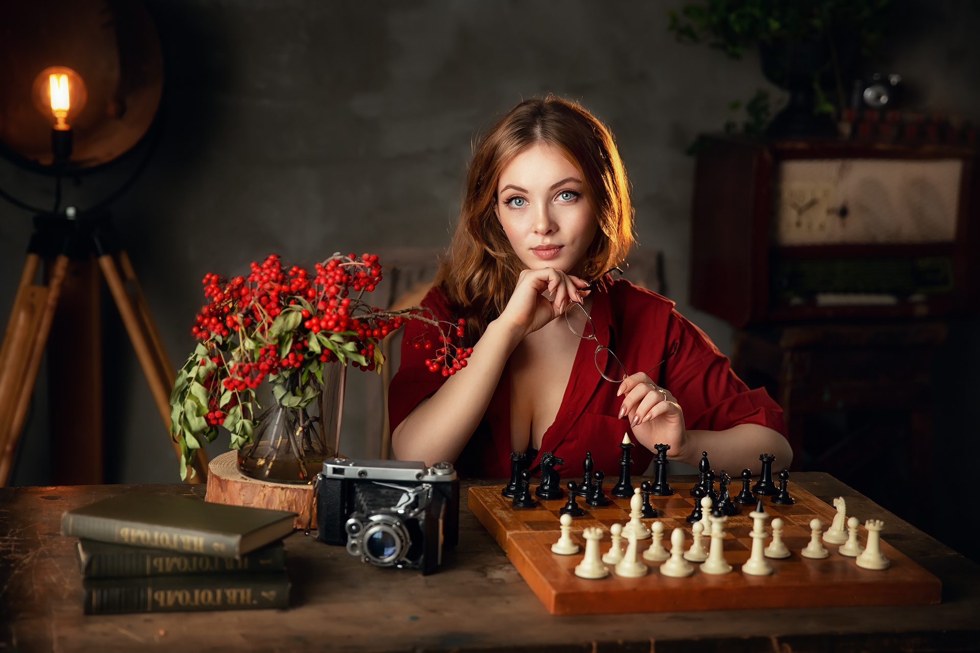 Chess Camera Flowers Board Games Women Model Women Indoors Cyrillic Women With Glasses 1920x1280
