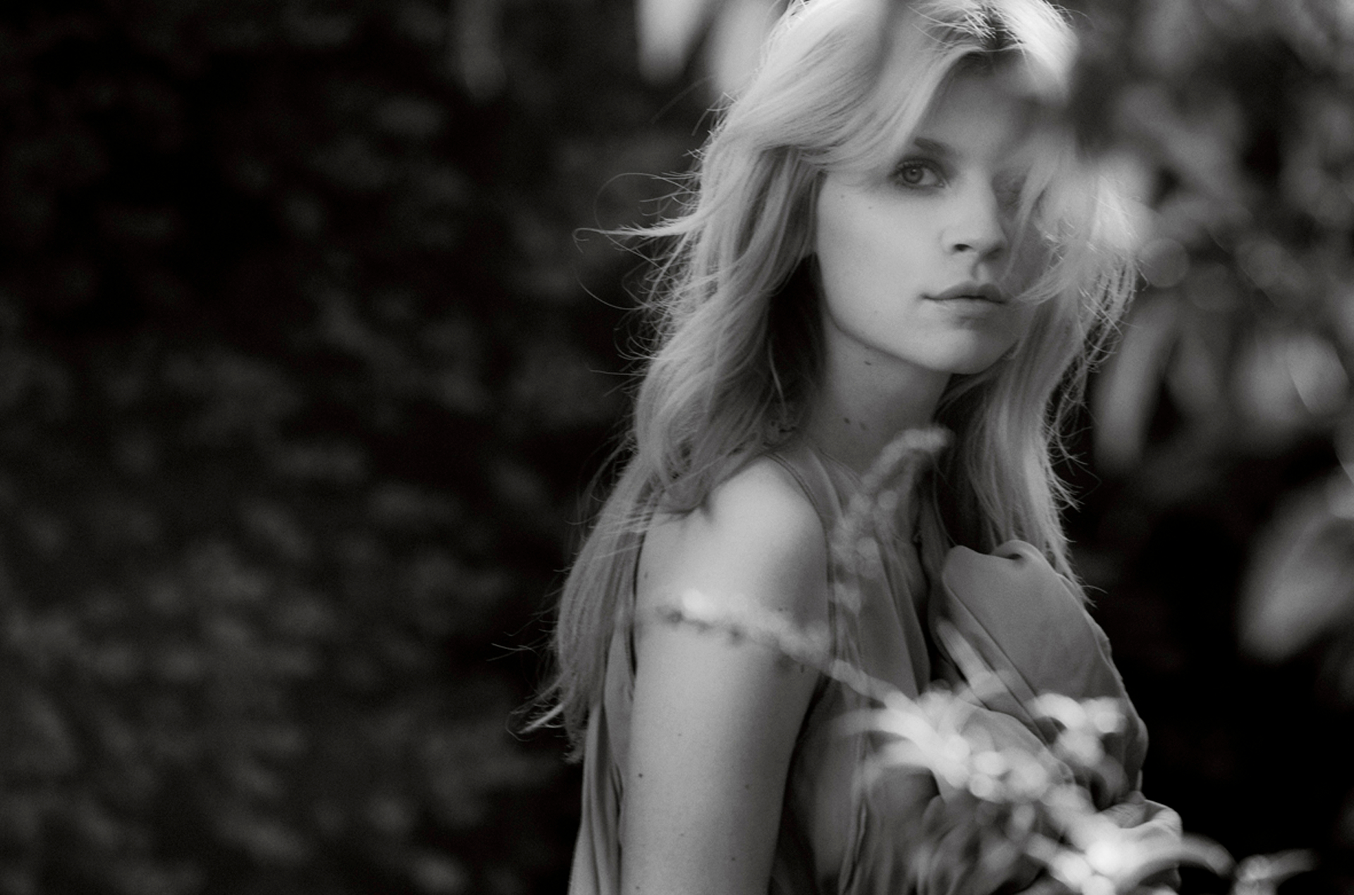 Clemence Poesy Actress French 1920x1270