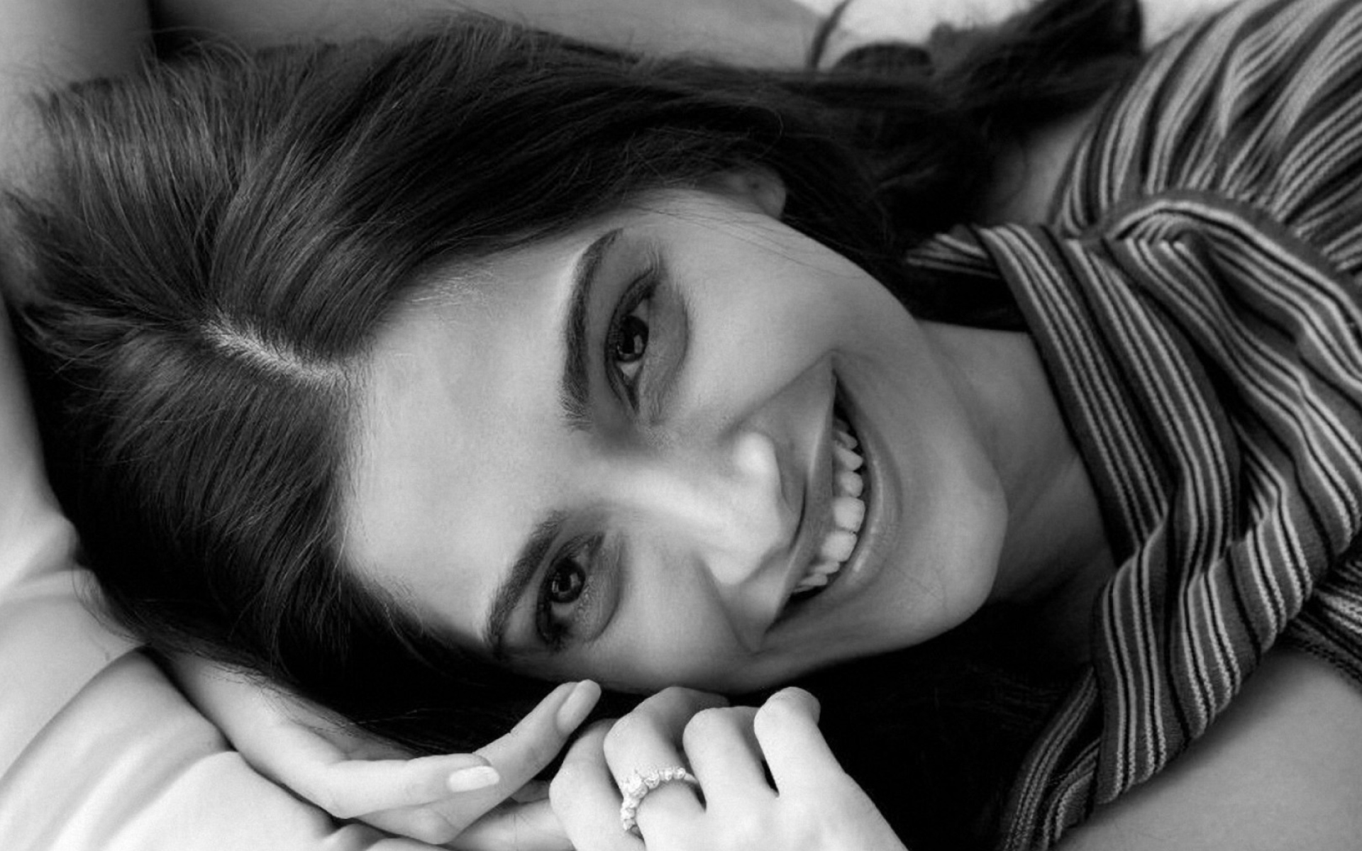 Girl Woman Smile Close Up Black Amp White Sonam Kapoor Indian Actress 1920x1200