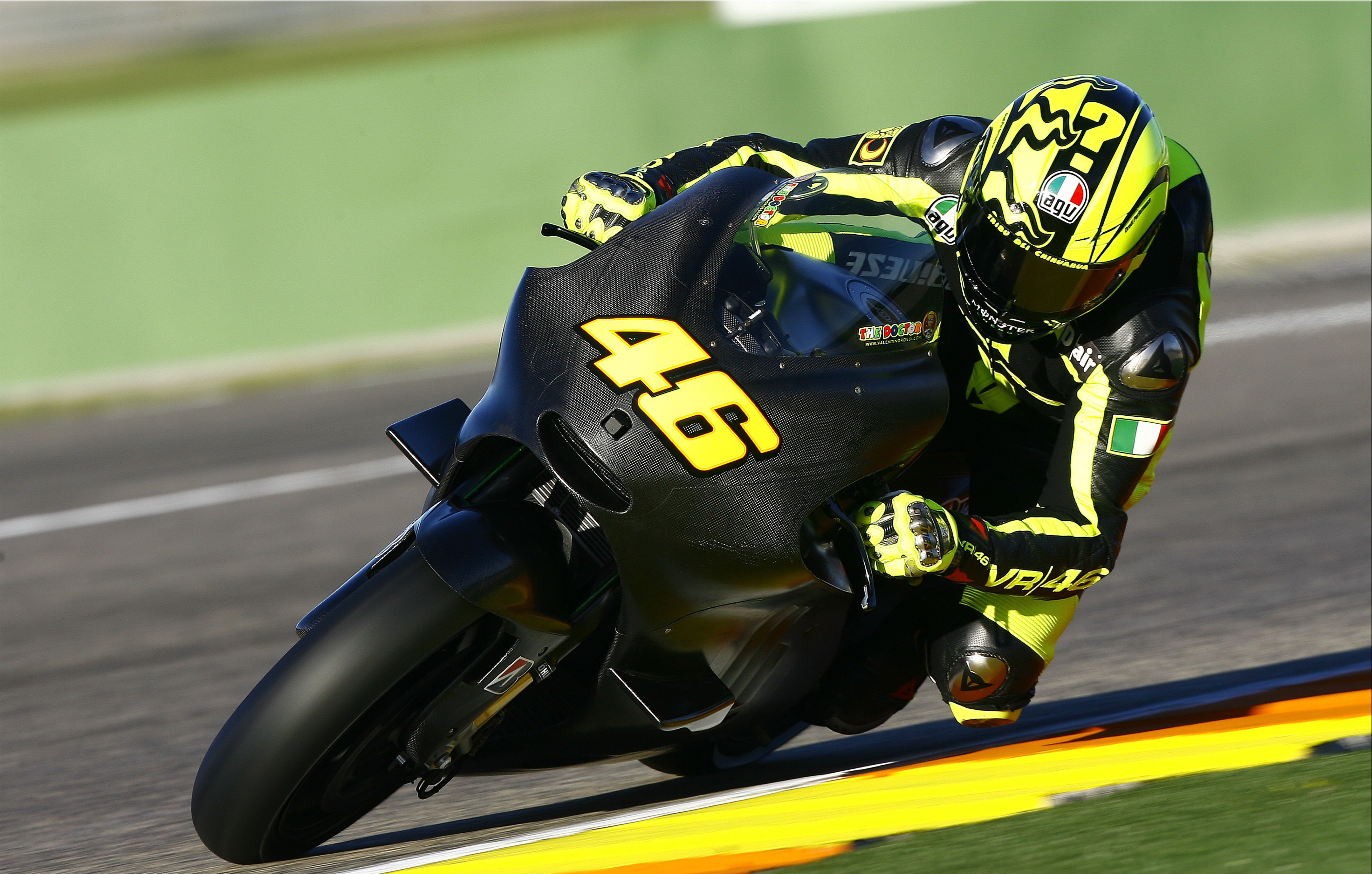 Sports Motorcycle Racing 4316x2750