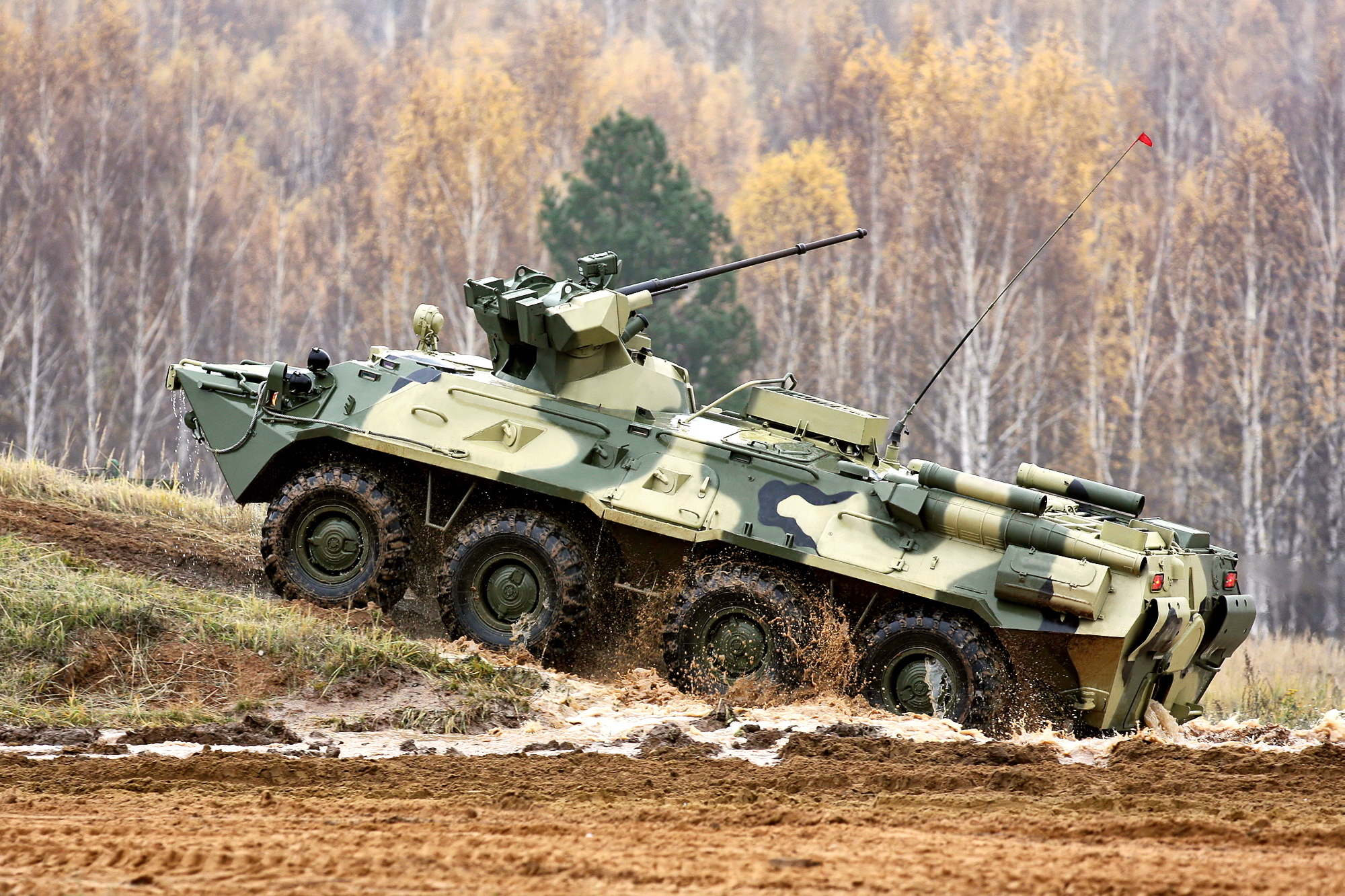 Military BTR 80 2000x1333