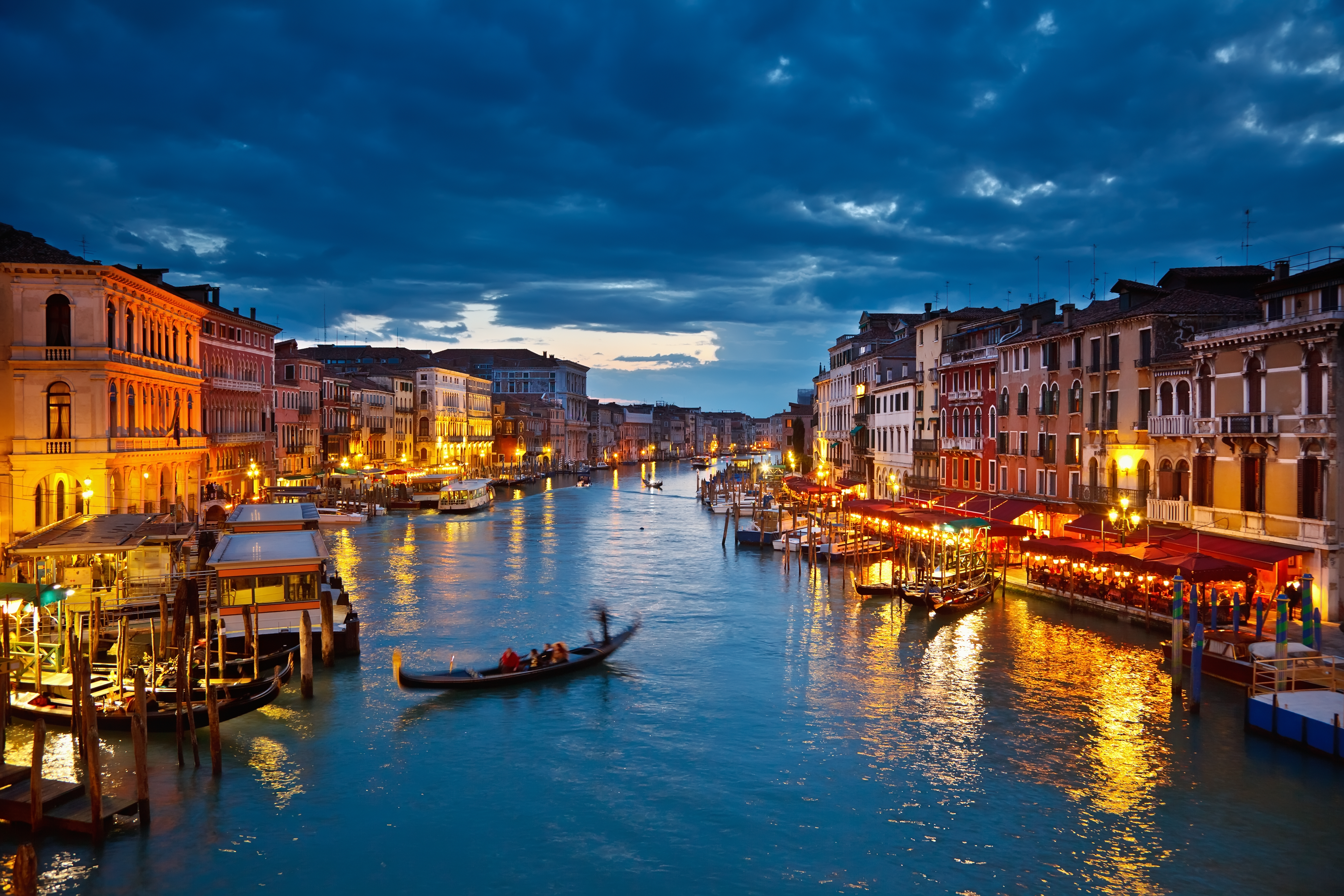 Canal City Gondola Italy Light Night Venice 5616x3744