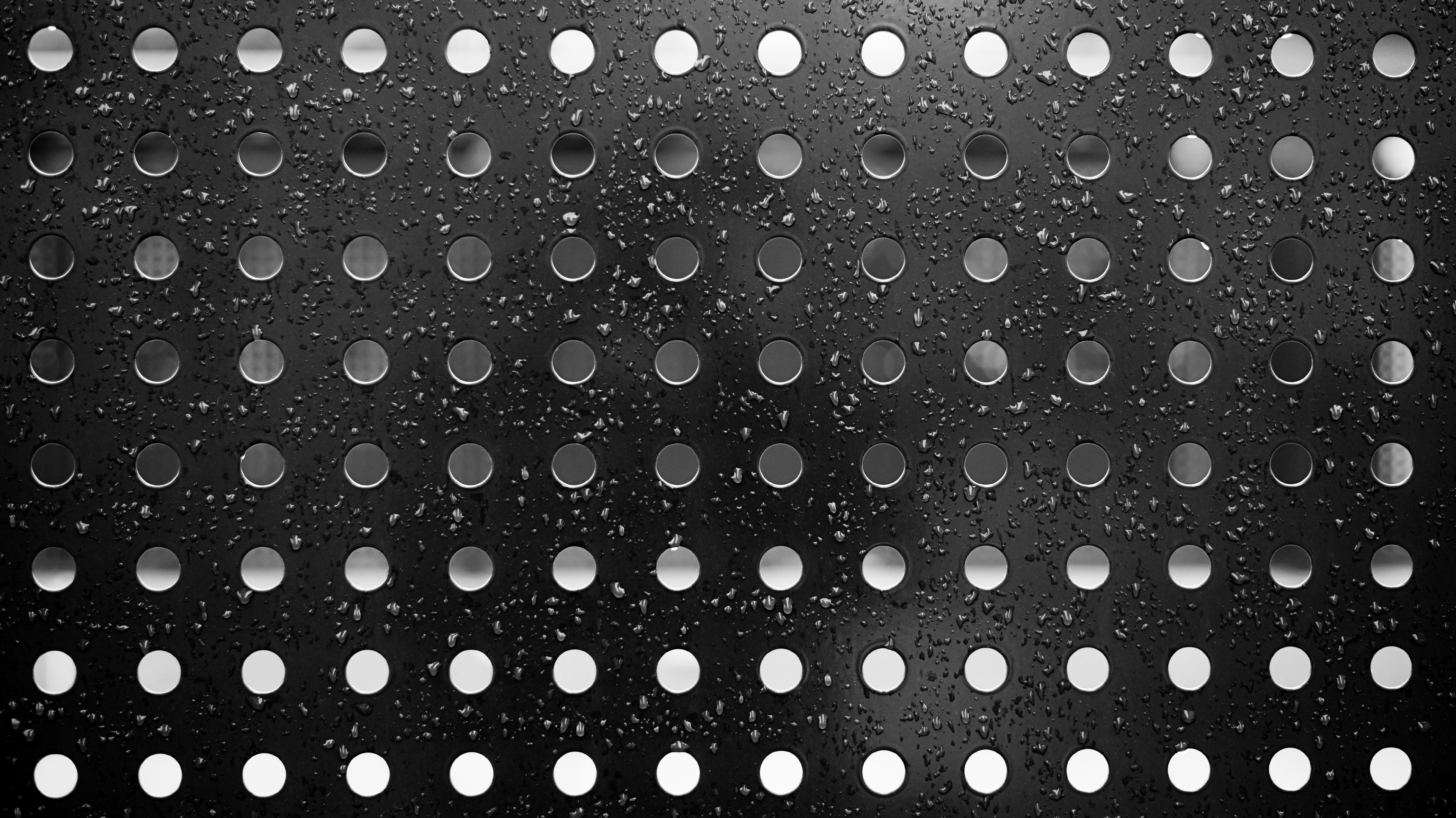 Holes 4K Monochrome Water Drops 3840x2160