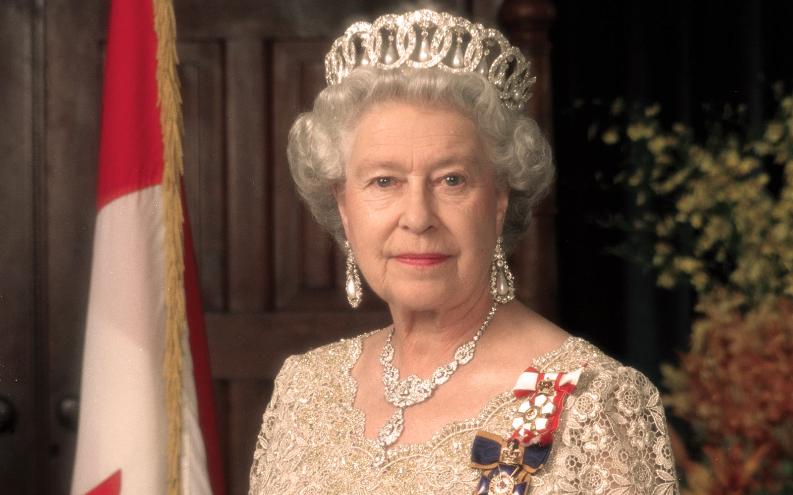 Women Queen Elizabeth Ii 1600x1000