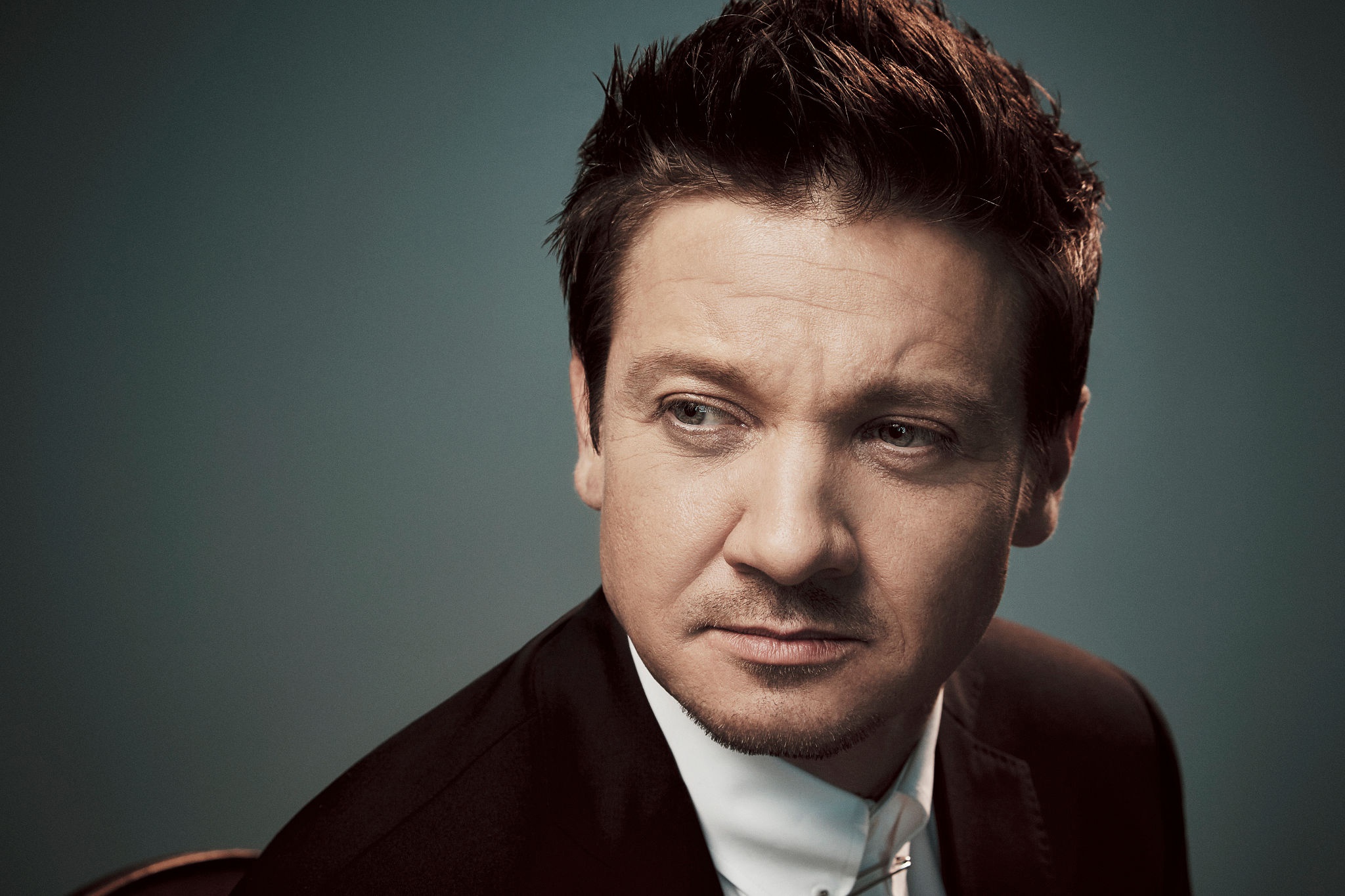 Actor American Face Jeremy Renner 2048x1365