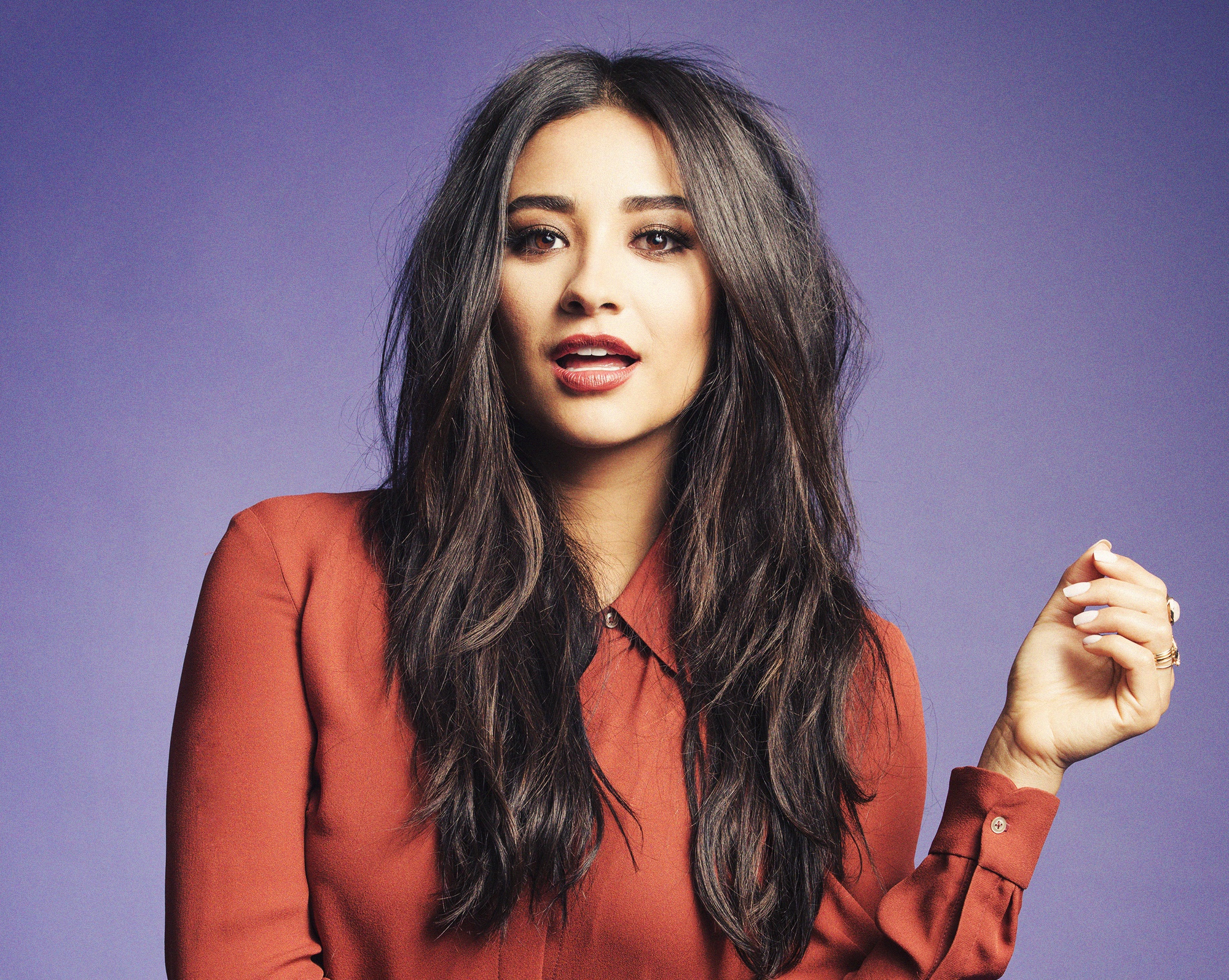 Shay Mitchell Actress Canadian Brunette Brown Eyes 2000x1595