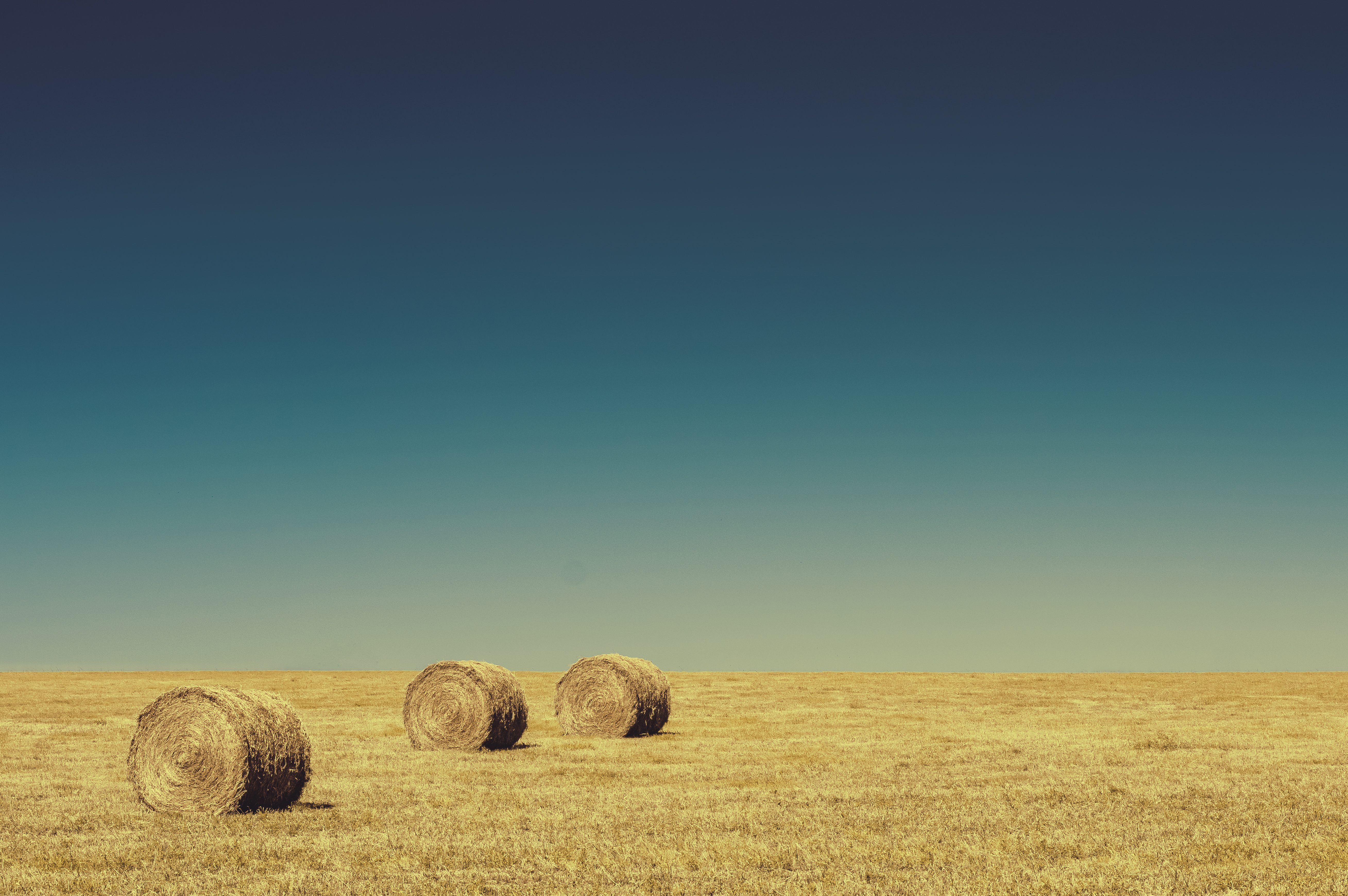 Haystack Nature Field Summer Horizon 5234x3480