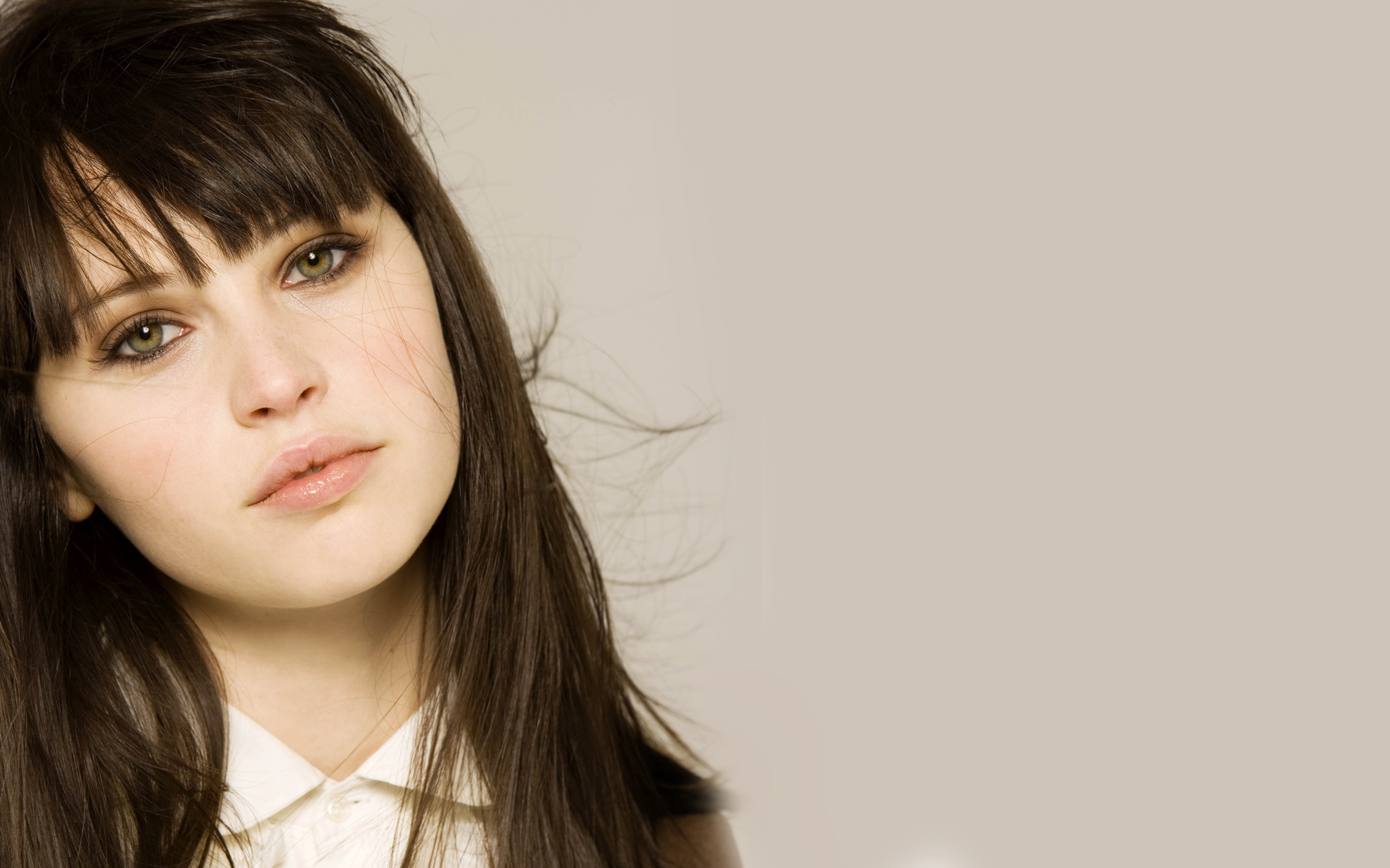 Felicity Jones Green Eyes English British Actress Face 2880x1800