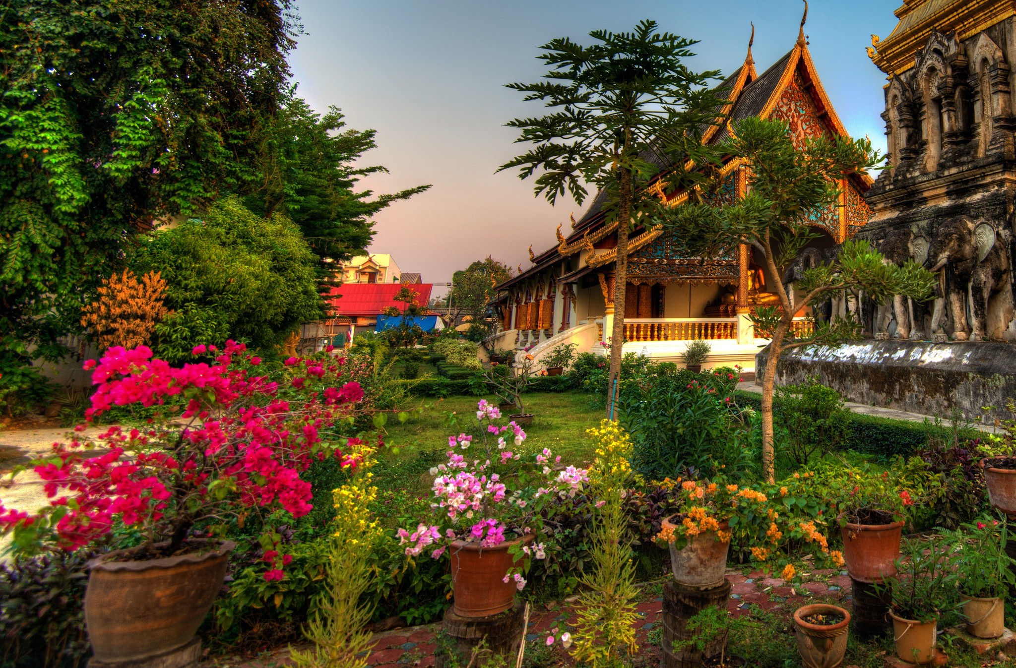 Wat Chiang Man Chiang Mai Thailand Temple 2048x1347
