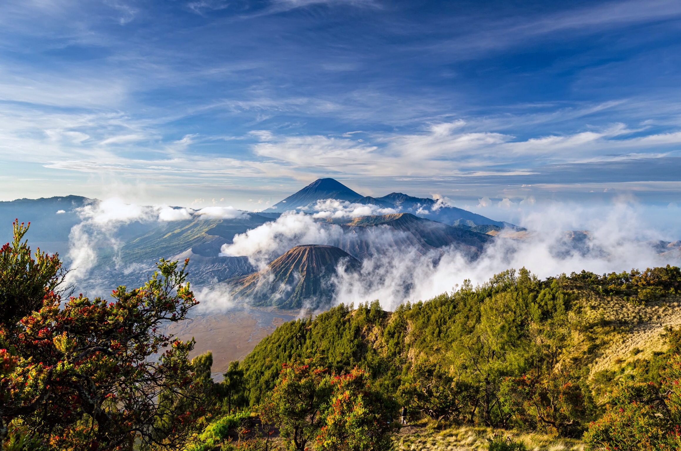 Mount Bromo Volcano Stratovolcano Indonesia Java Indonesia Landscape 2318x1536