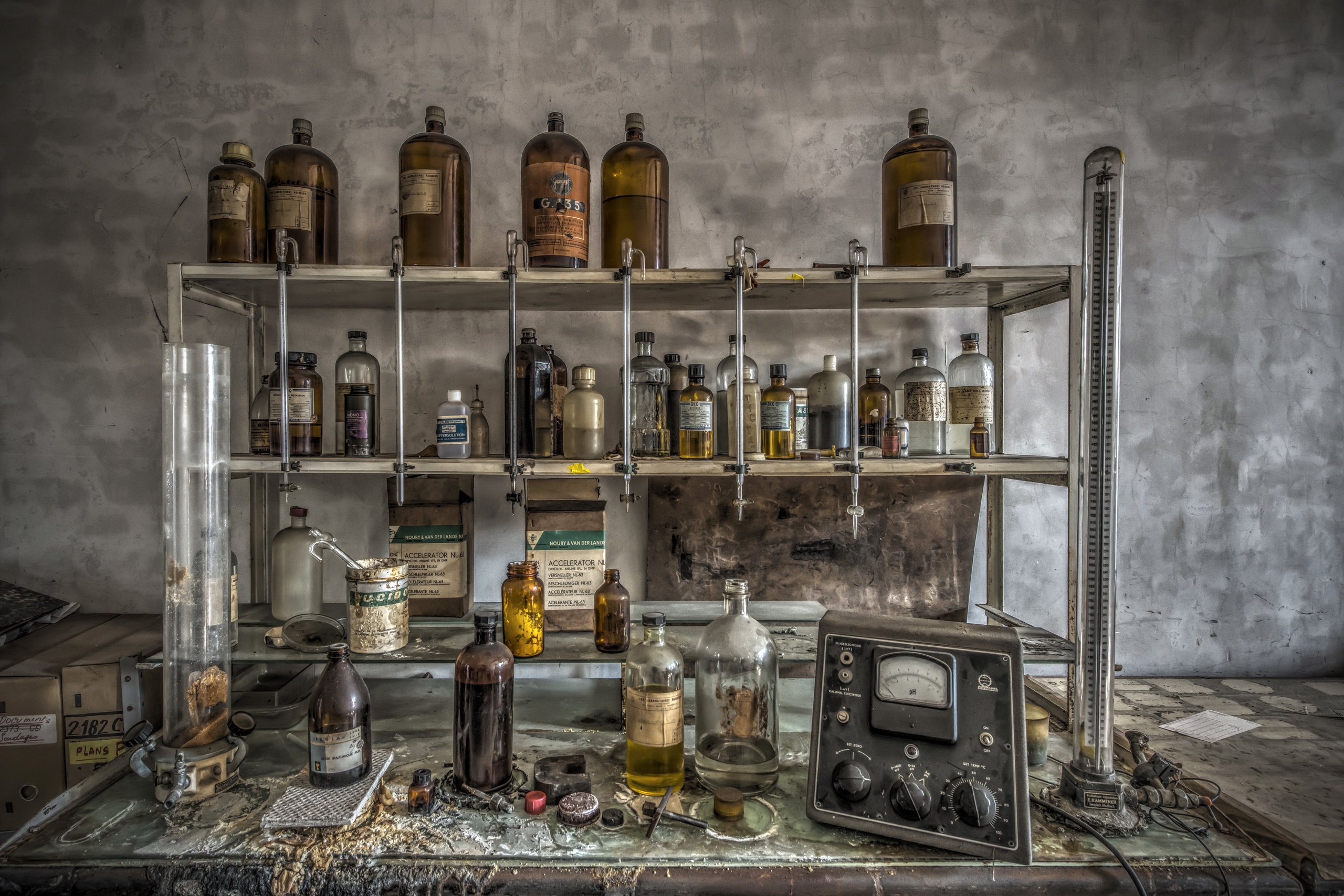 Technology Old Bottles Laboratories 2560x1708