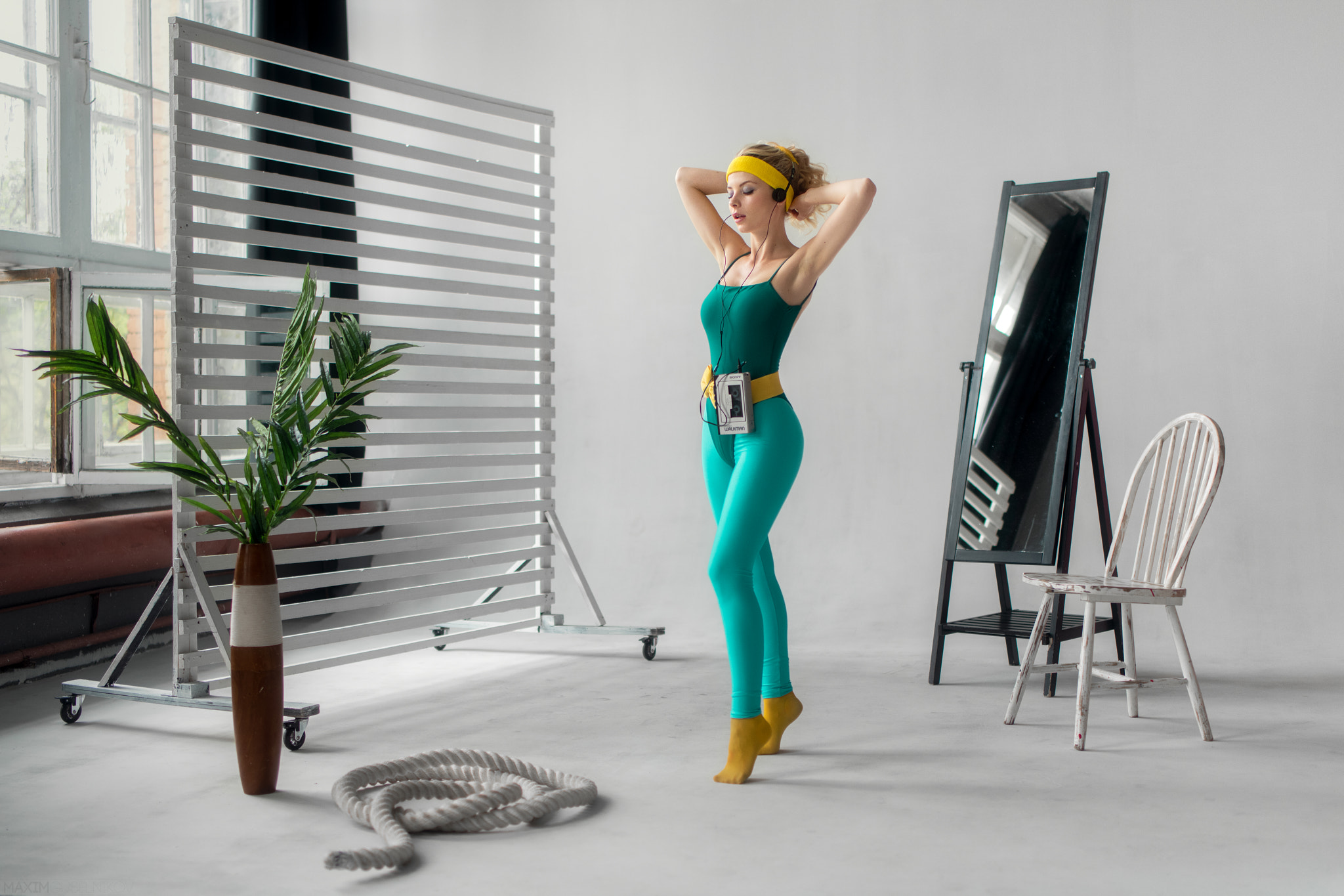 Irina Popova Women Blue Eyes Arms Up Standing Model Women Indoors Headphones 2048x1365