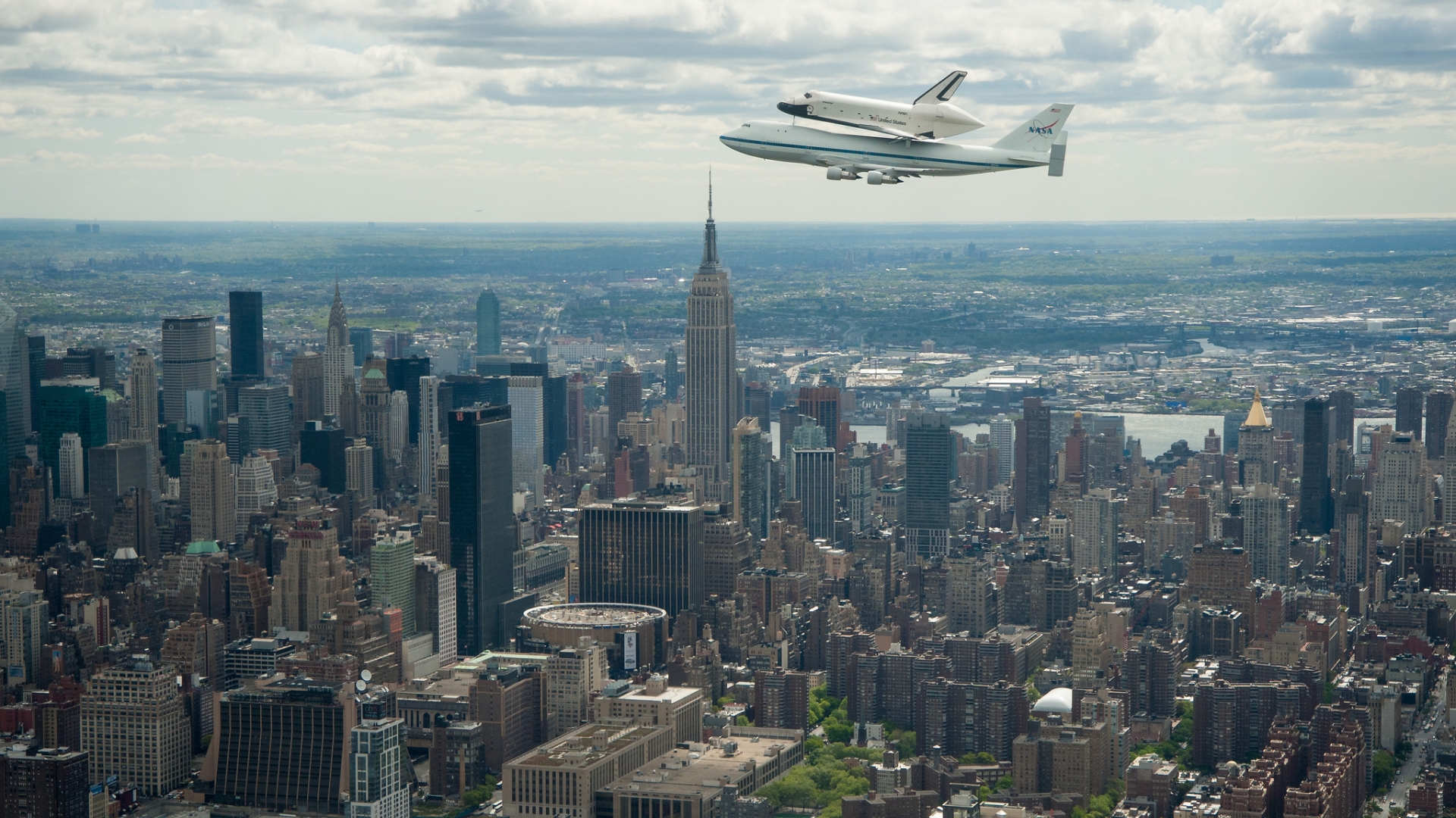 New York Building Skyscraper Airplane Shuttle Cloud Space Shuttle Cityscape 1920x1080
