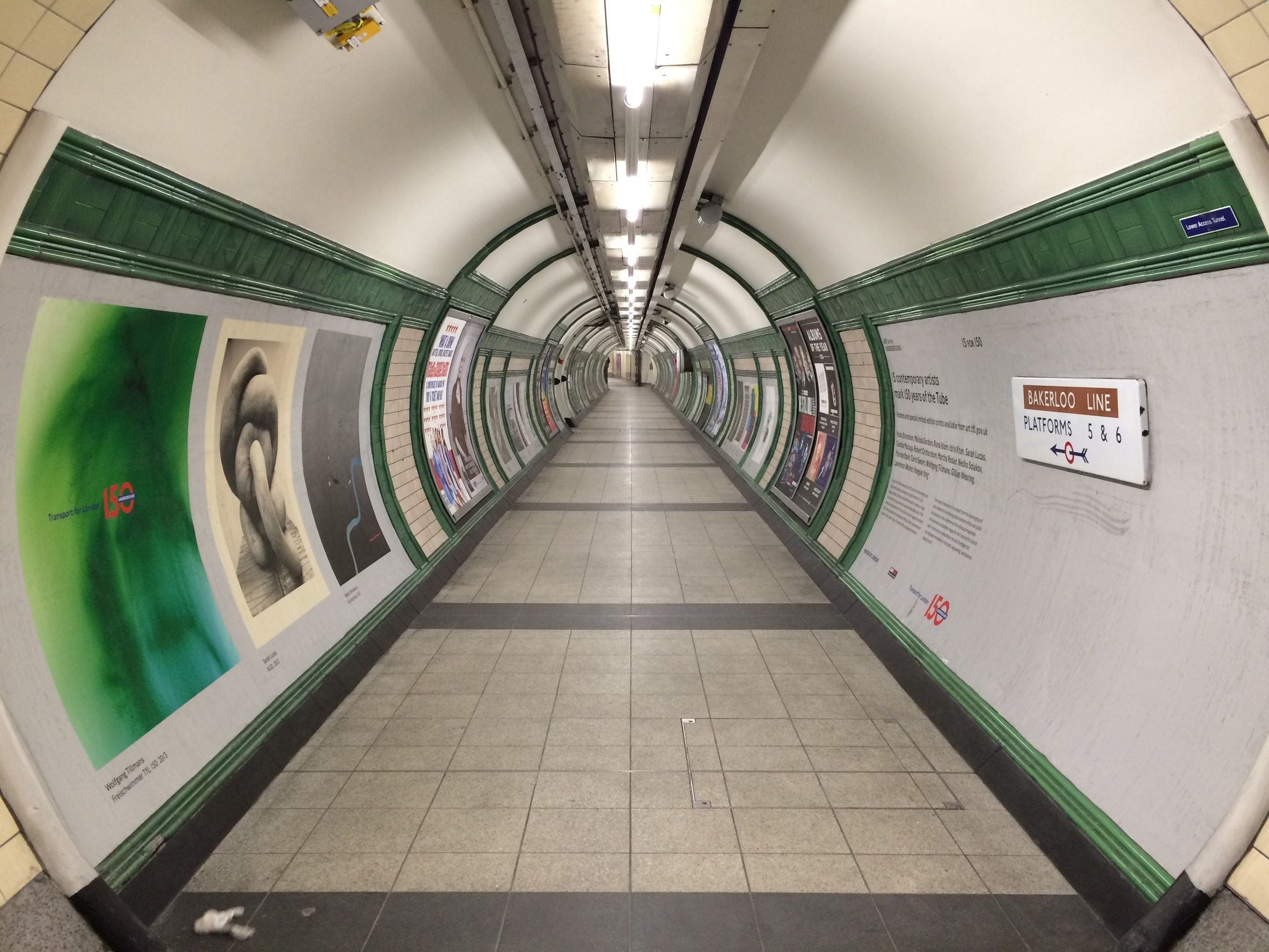 Train Station Walkway Tunnel Subway Path Underground London 2365x1774