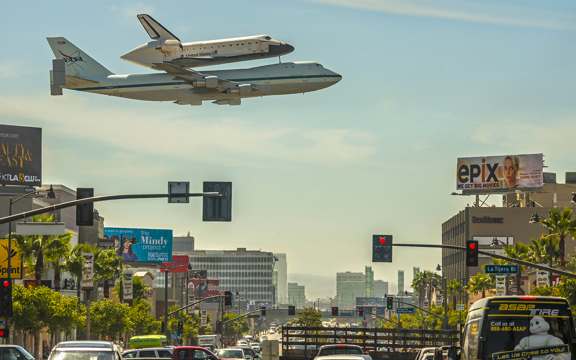 Shuttle Airplane NASA Los Angeles Street Space Shuttle 1920x1200