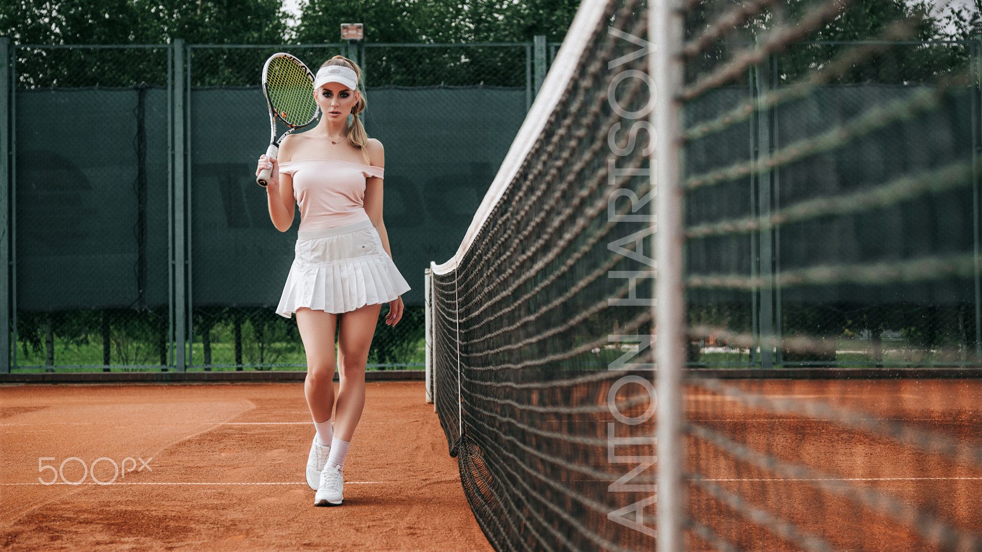 Anton Harisov Women Blonde Long Hair Bare Shoulders Tennis Sneakers Tennis Courts Skirt White Clothi 2000x1125