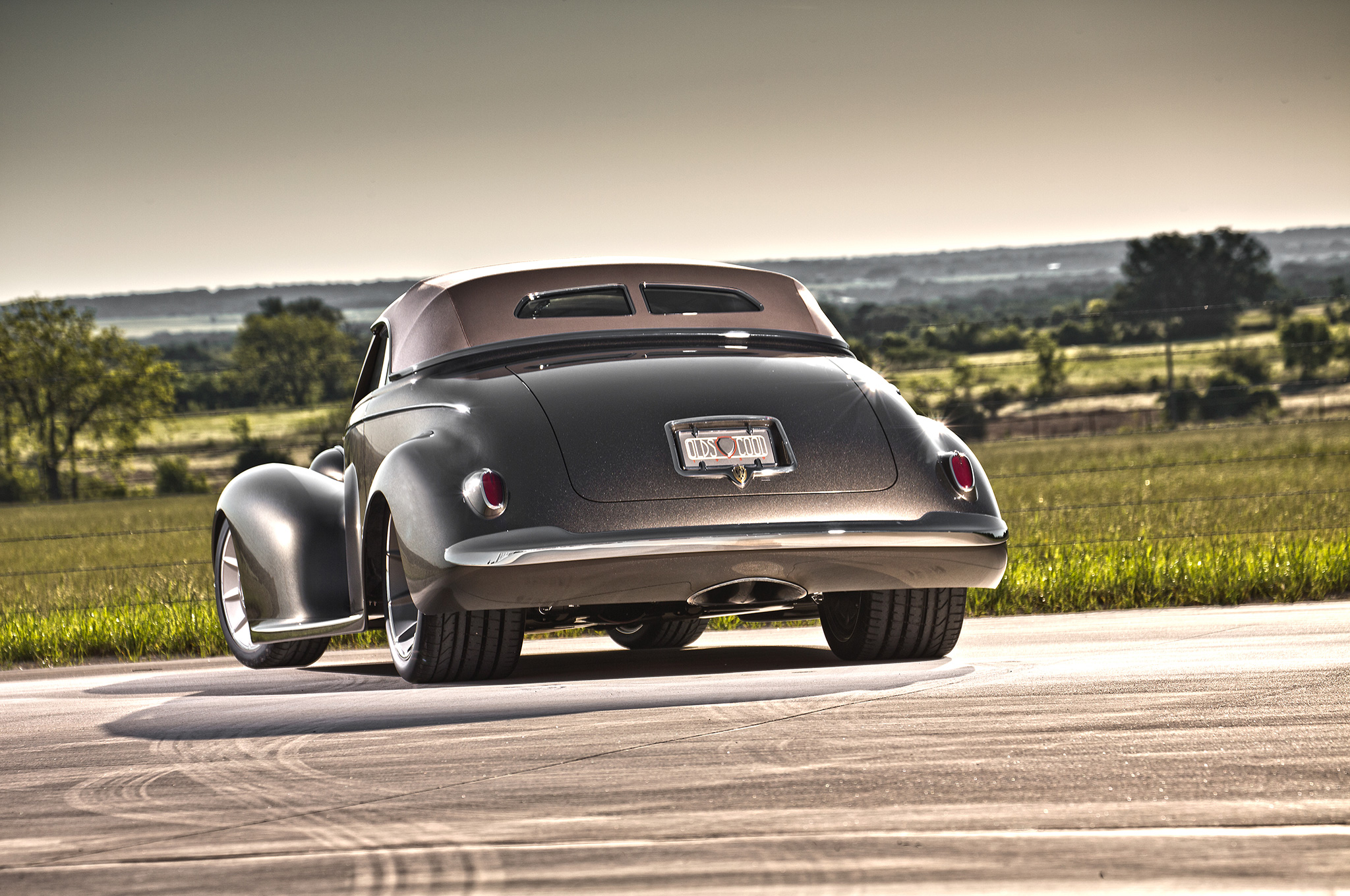 1939 Oldsmobile Hot Rod Vintage Car 2048x1360