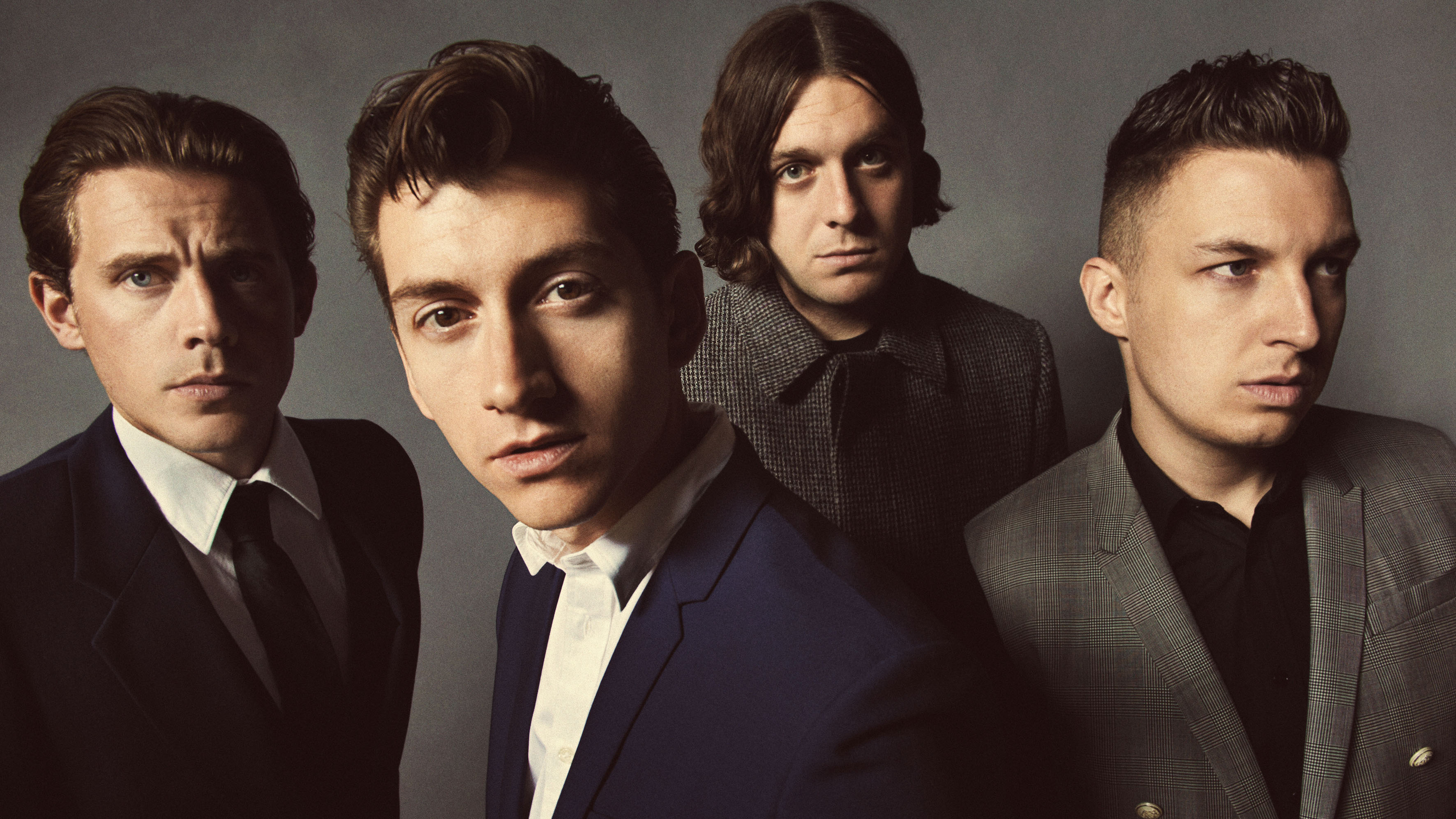 Arctic Monkeys English Rock Band 3360x1890