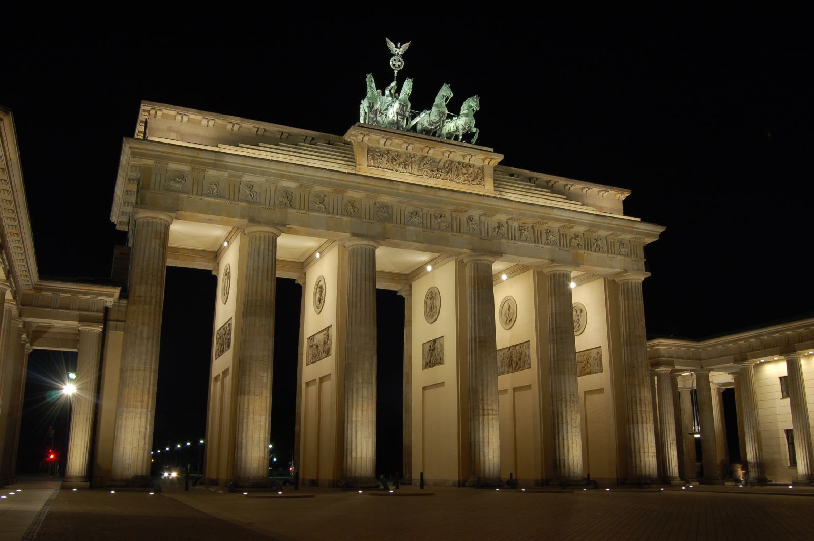 Brandenburg Gate Germany Monument Night Berlin 1600x1063