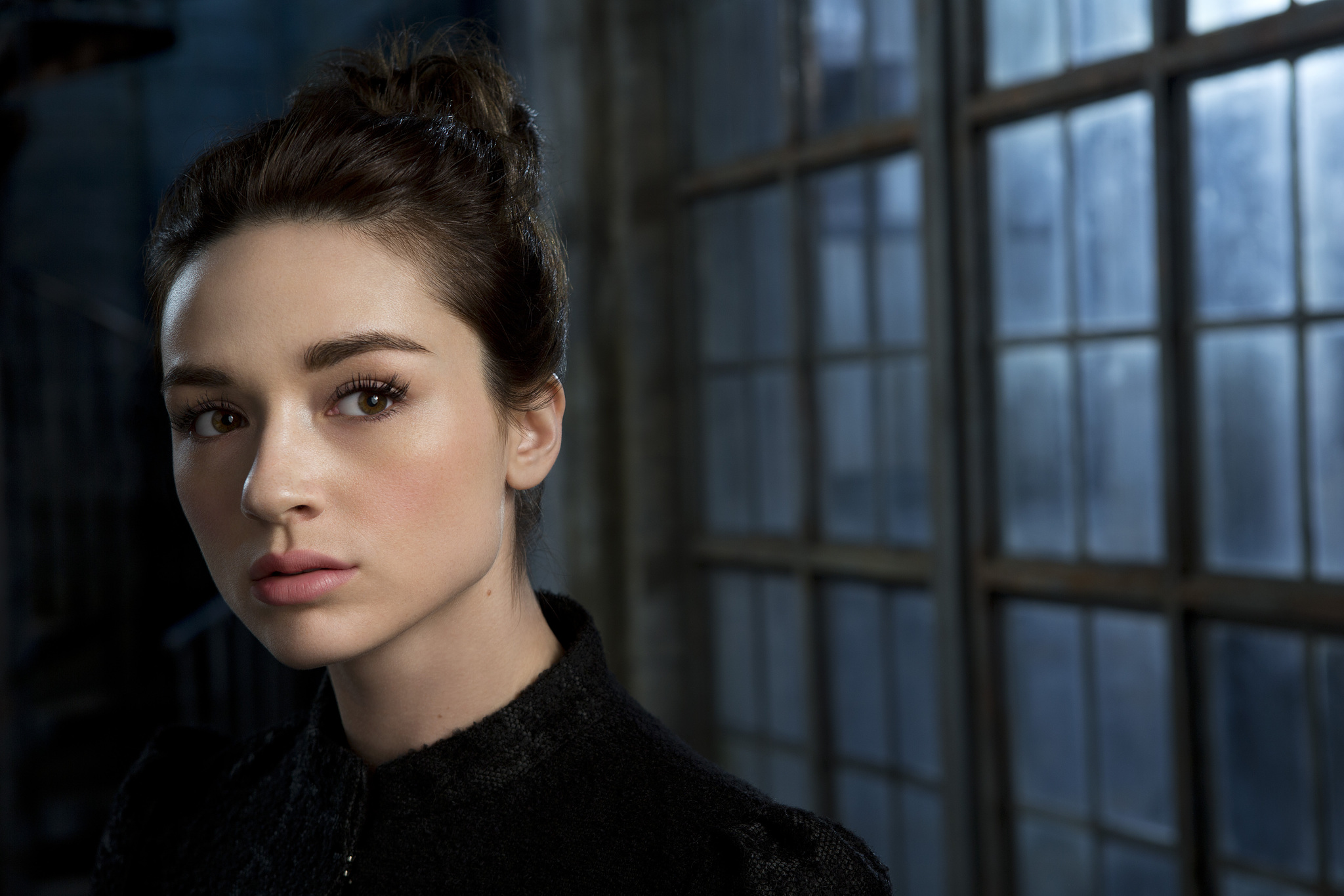 Allison Argent Crystal Reed 2048x1365