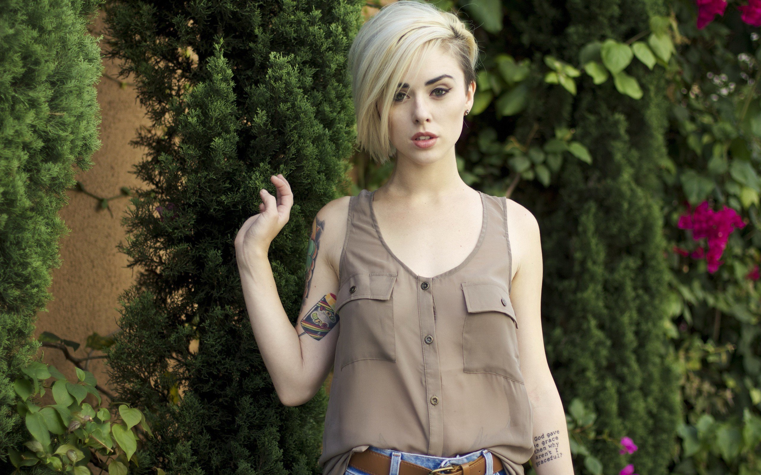 Alysha Nett American Blonde Green Eyes Model Tattoo Woman 2560x1600