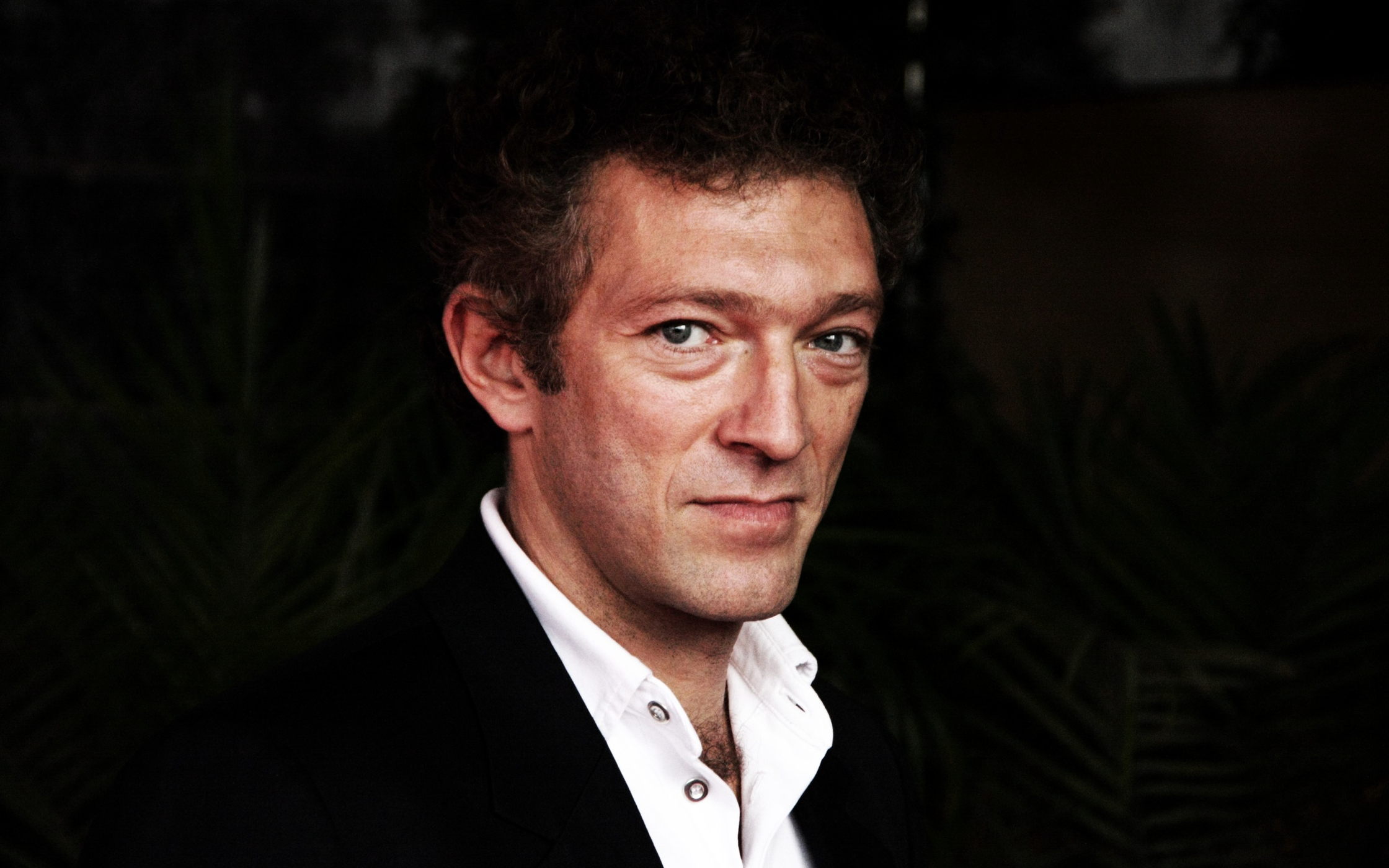 Actor French Vincent Cassel 2240x1400