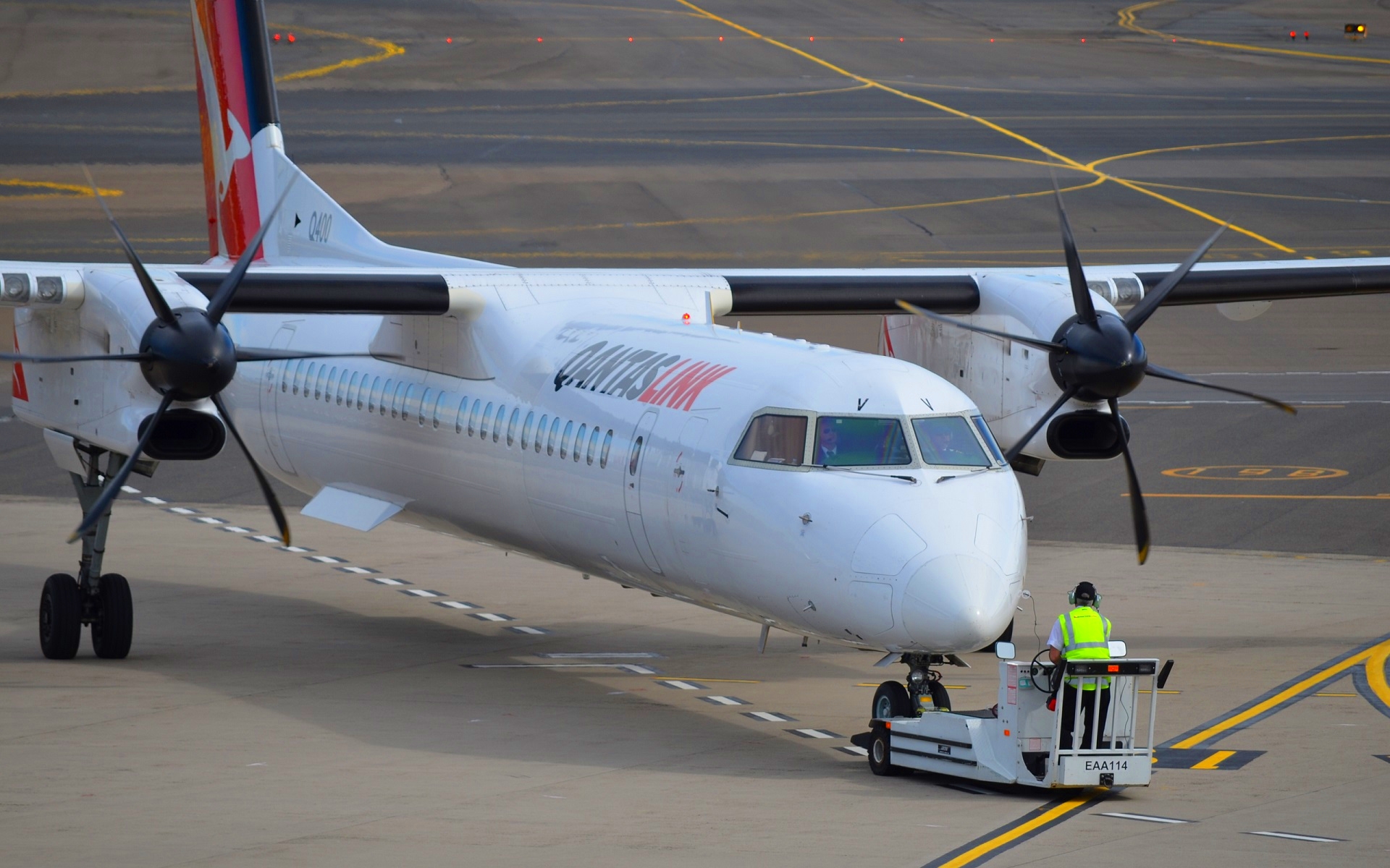 Aircraft Airplane Airport Bombardier Passenger Plane Qantas Vehicle 1920x1200
