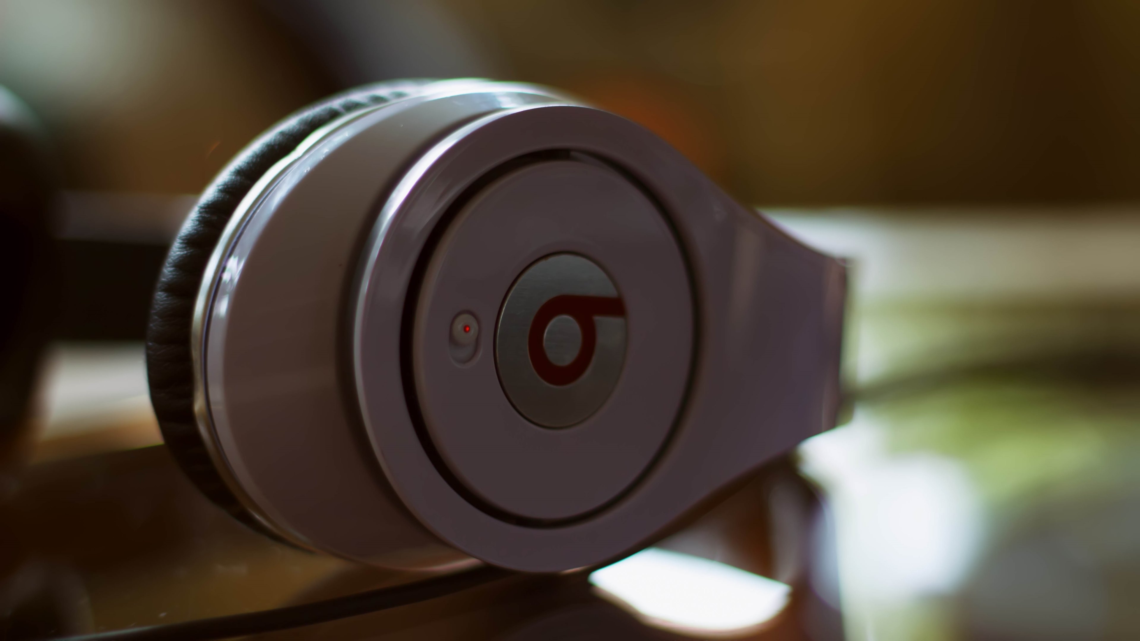 Beats Headphones Technology 3840x2160