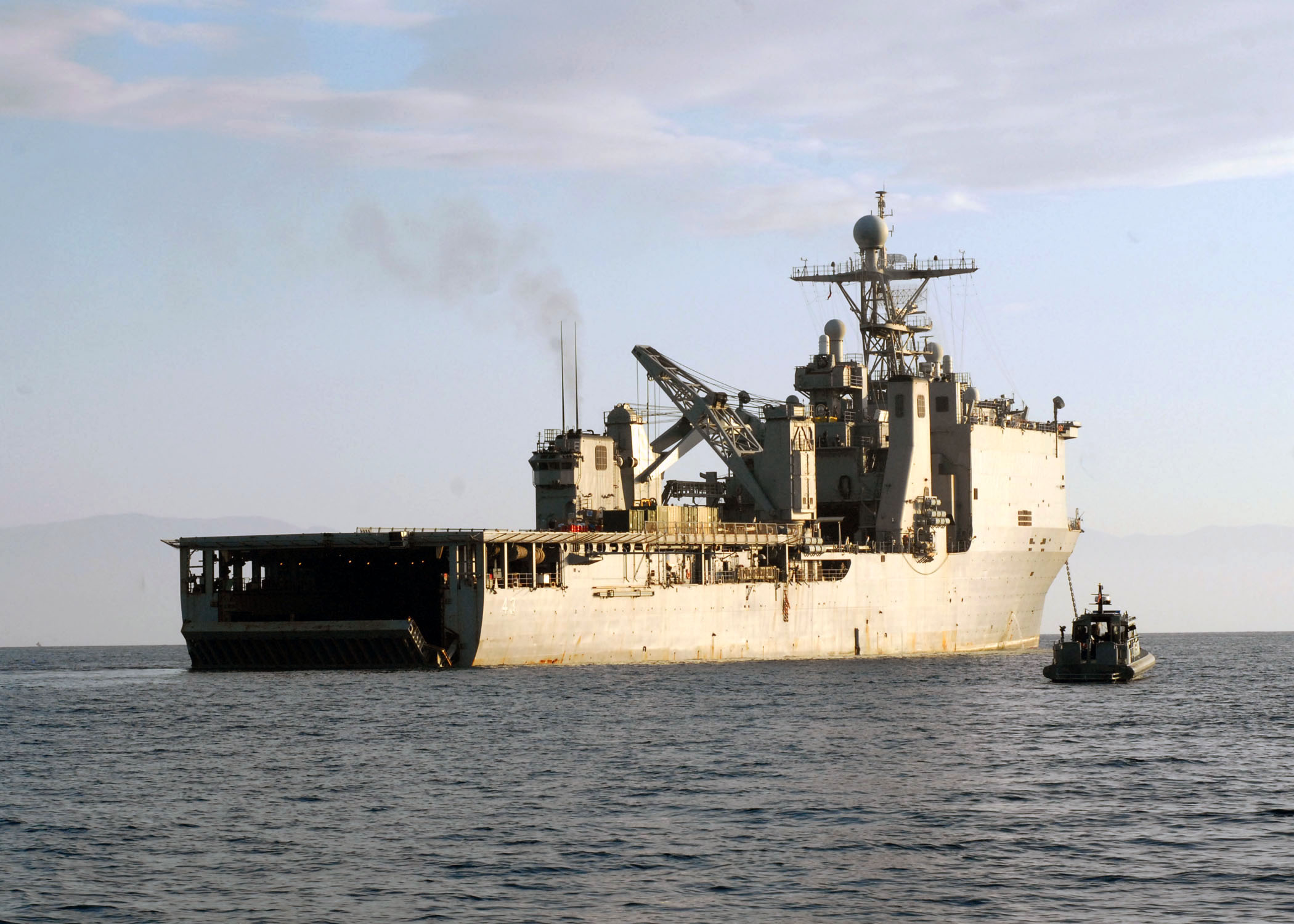 Dock Landing Ship Uss Fort Mchenry Lsd 43 Warship 2100x1500