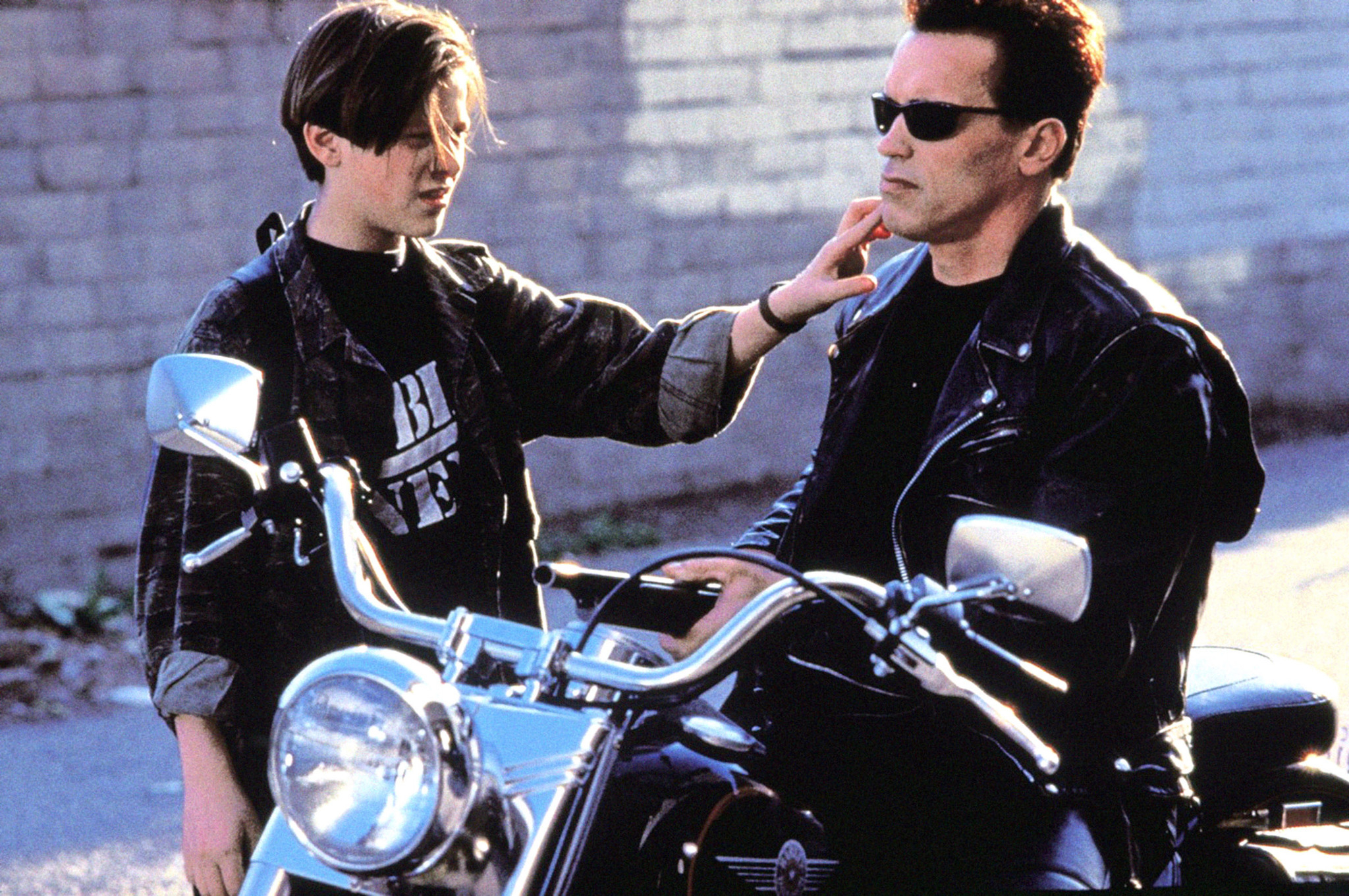 Arnold Schwarzenegger Edward Furlong John Connor The Terminator 2048x1361