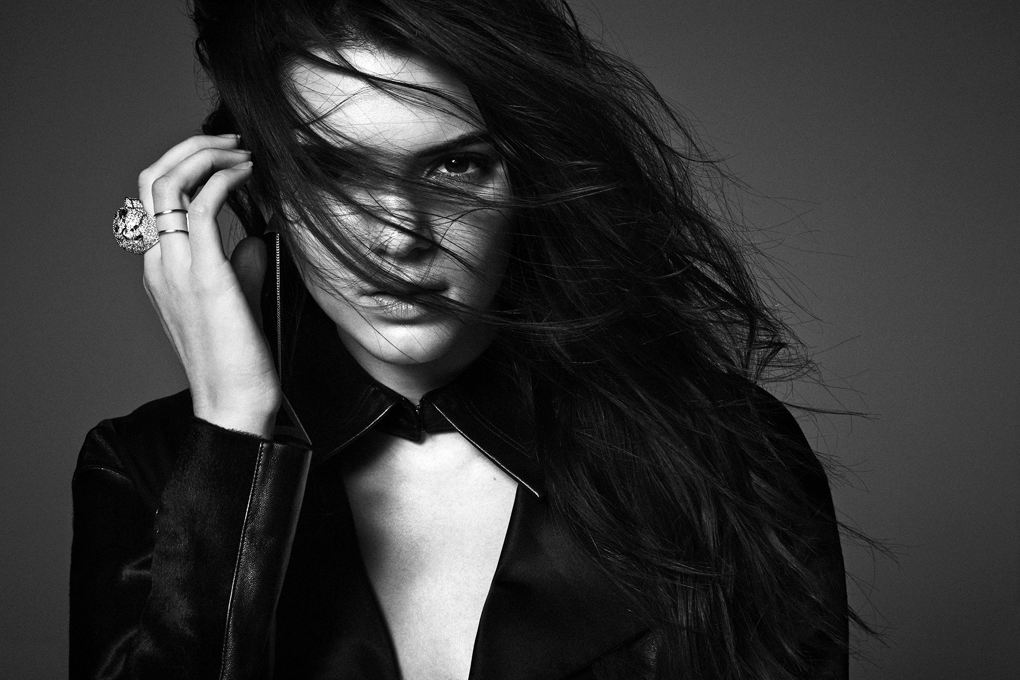 Kendall Jenner Women Model Brunette Long Hair Dark Hair Simple Background Monochrome Hair Covering E 2100x1400