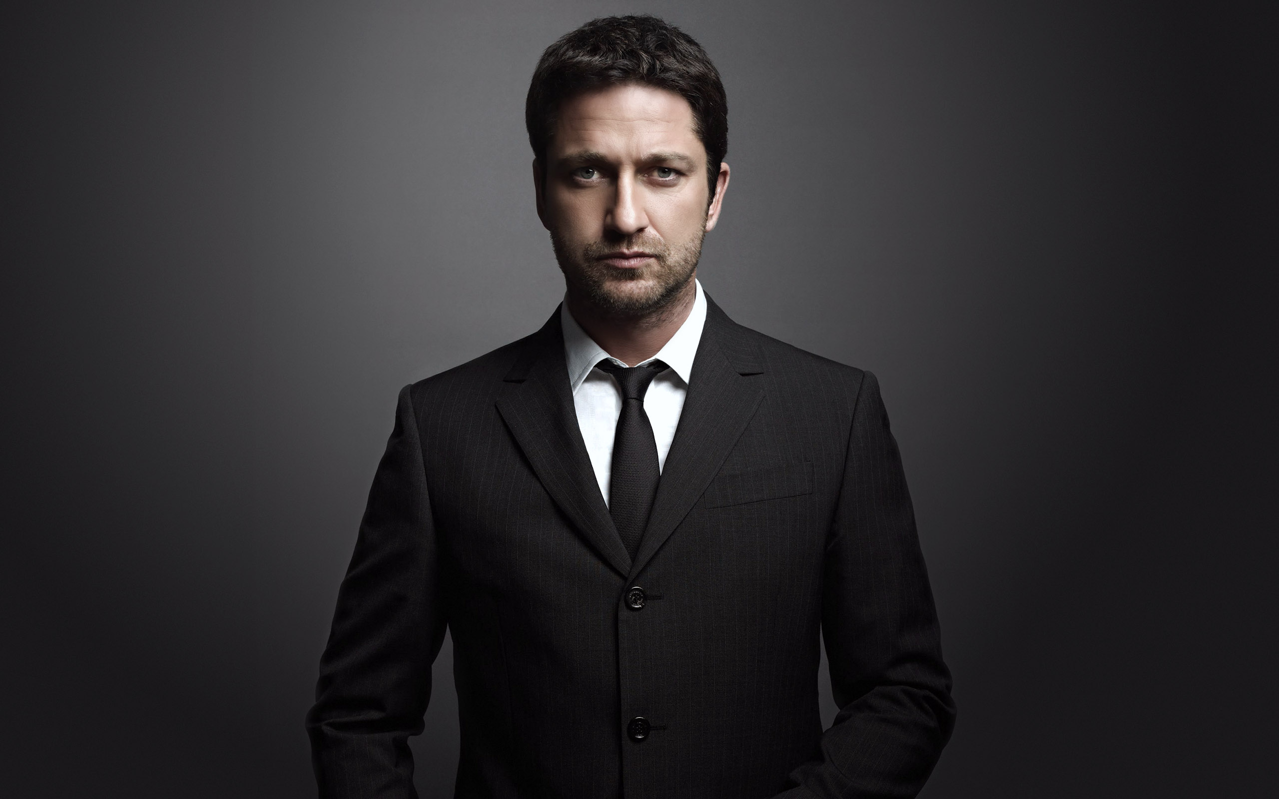 Gerard Butler 2560x1600