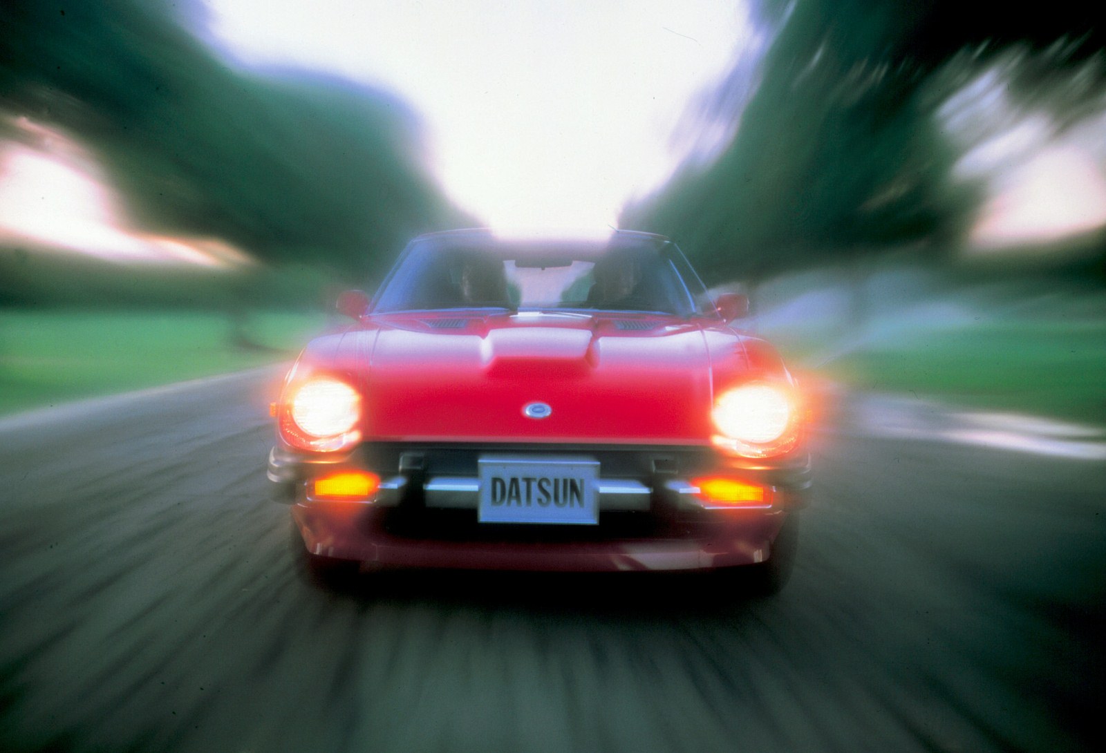 Datsun 1600x1090