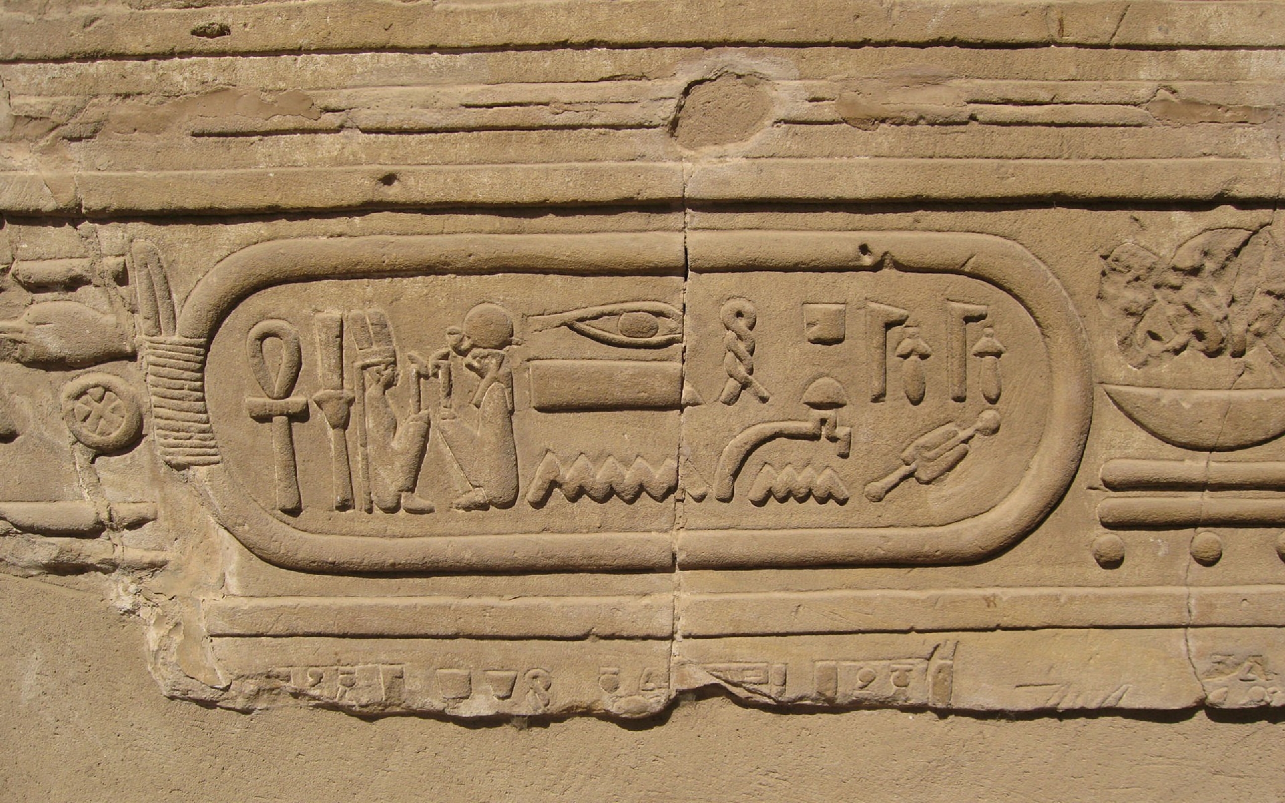 Artistic Hieroglyphs 2560x1600