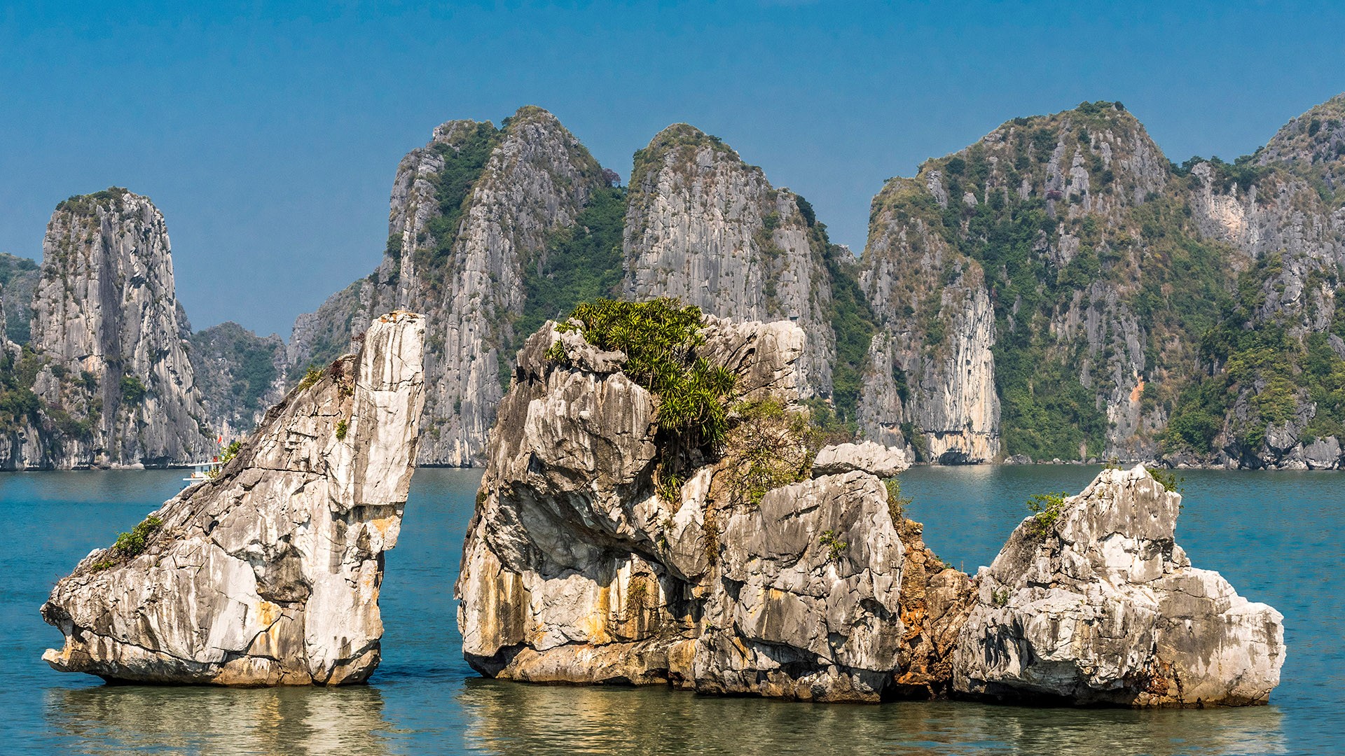 Nature Landscape Rocks Mountains Sea Limestone Bay Ha Long Bay Vietnam 1920x1080