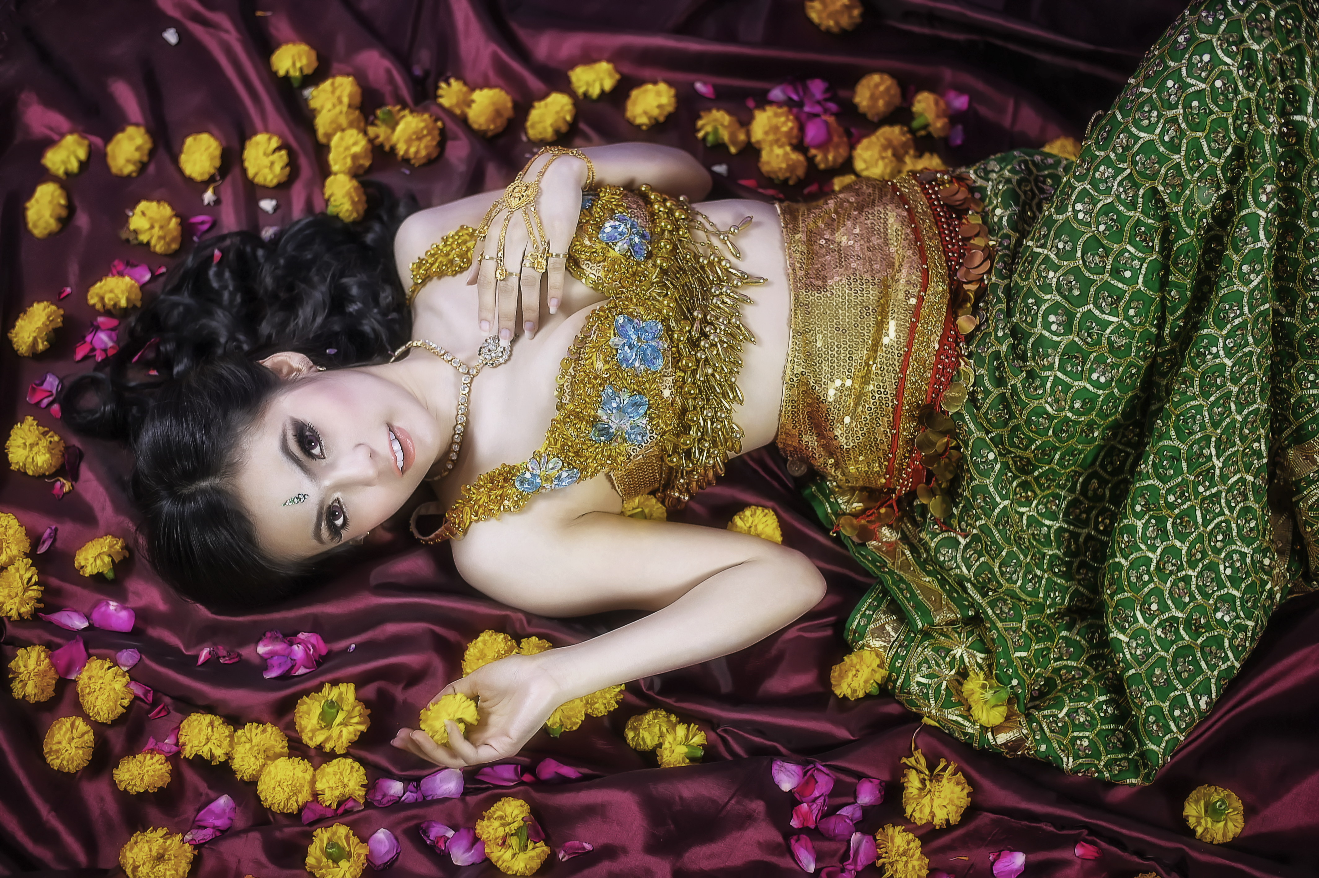 Bracelet Flower Girl Gold Dress Necklace Thai Traditional Costume Woman 4256x2832