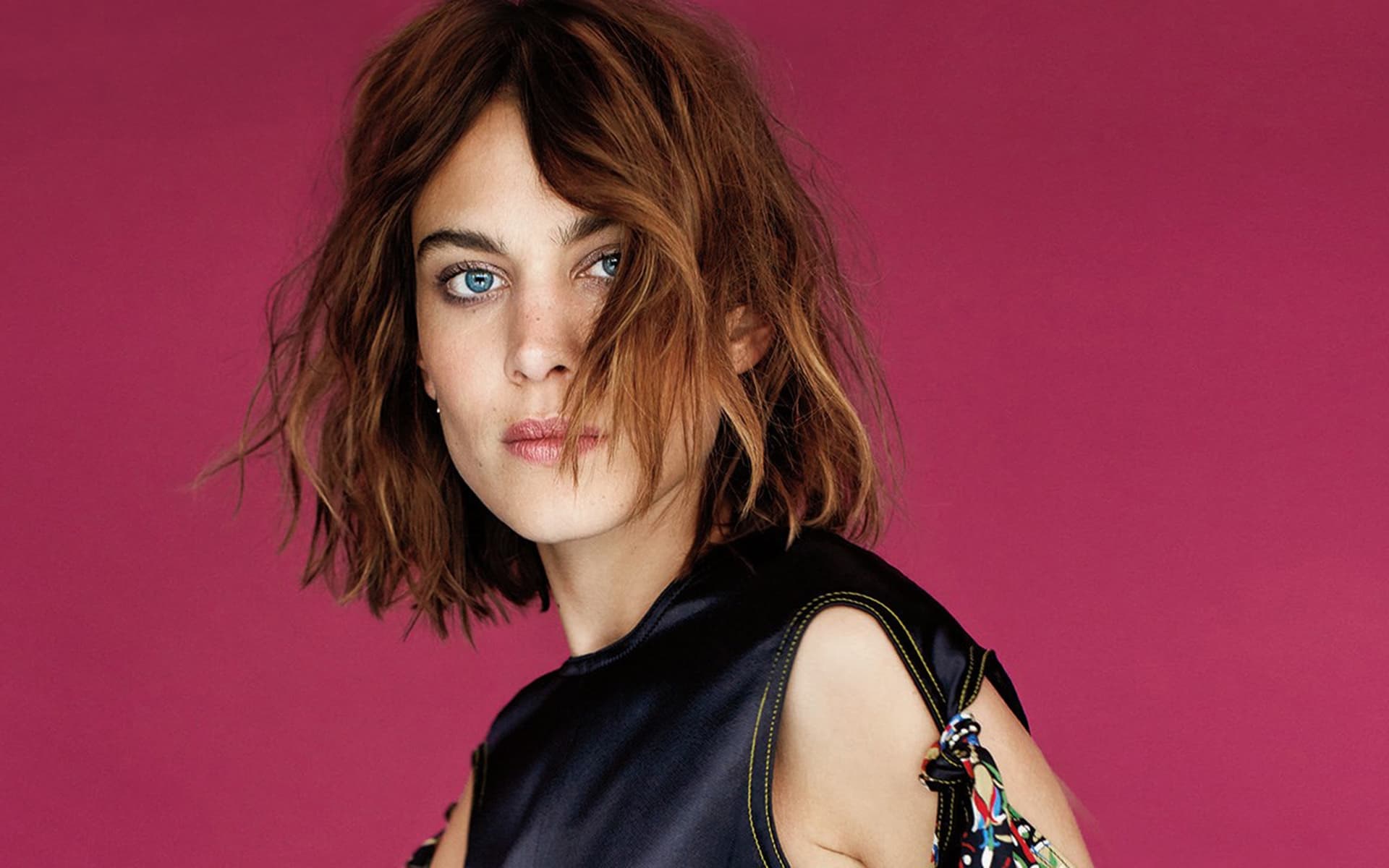 Alexa Chung Blue Eyes Brunette Model 1920x1200