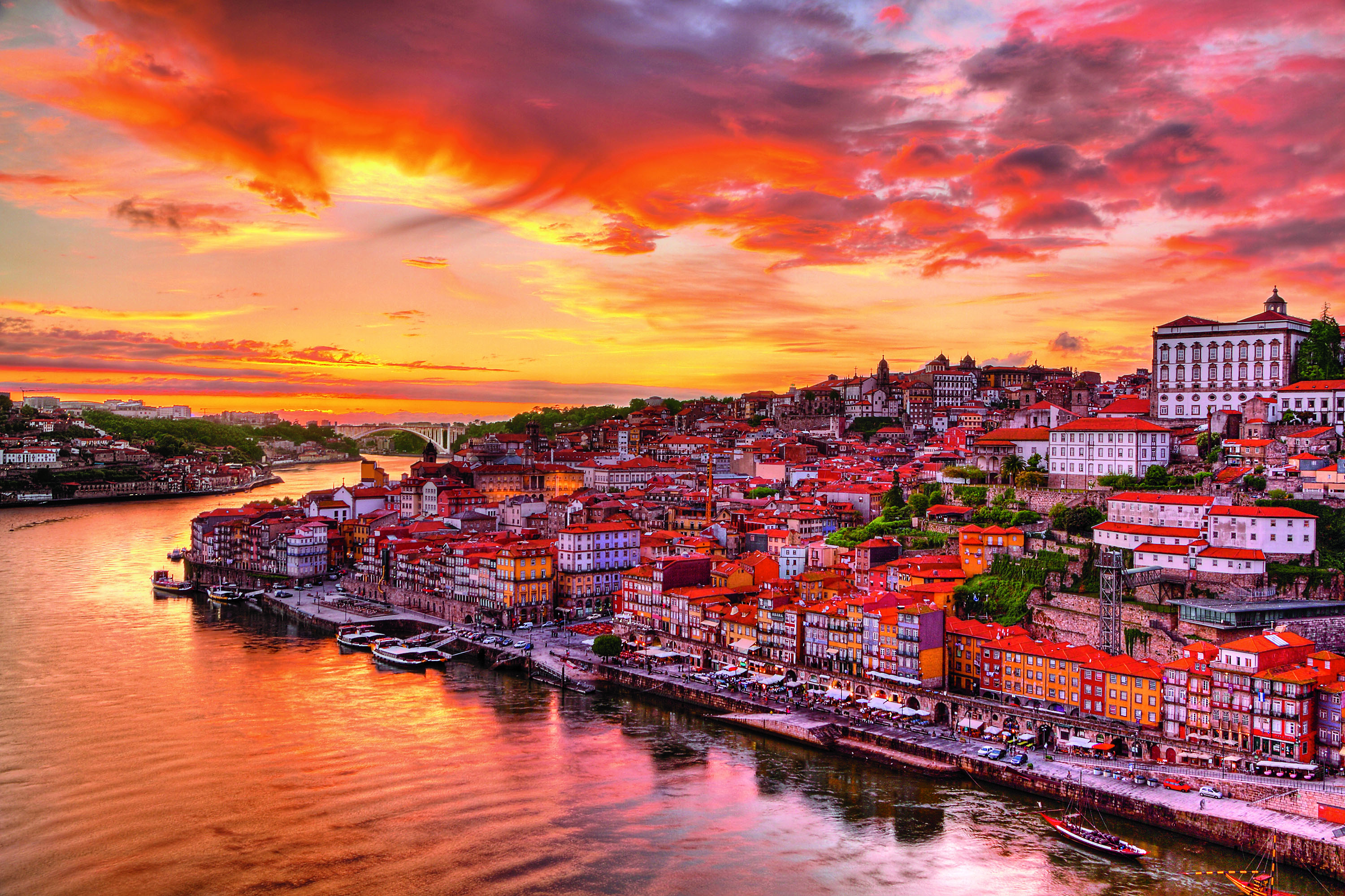 Boat City Colorful House Porto Portugal Sunset 3000x2000
