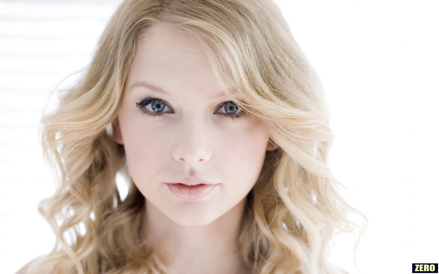 Taylor Swift 1440x900