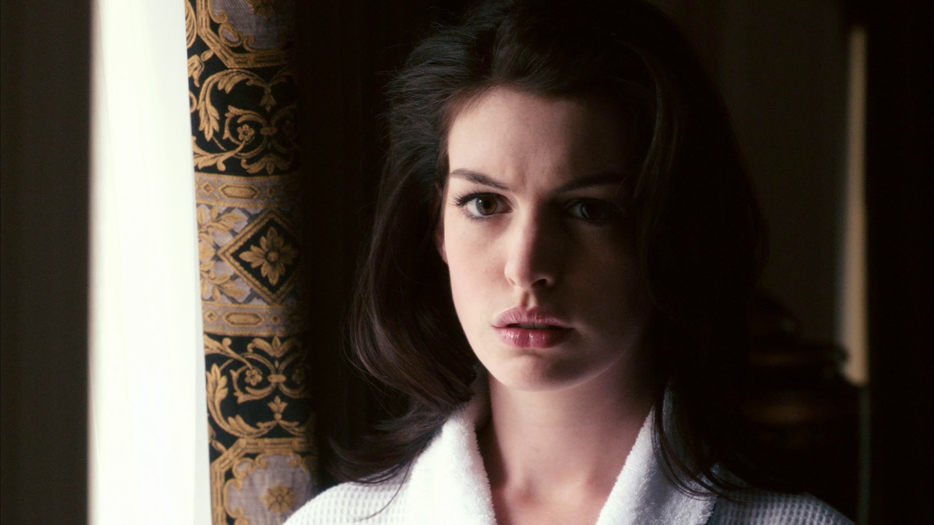 Anne Hathaway Curtain Face 1920x1080