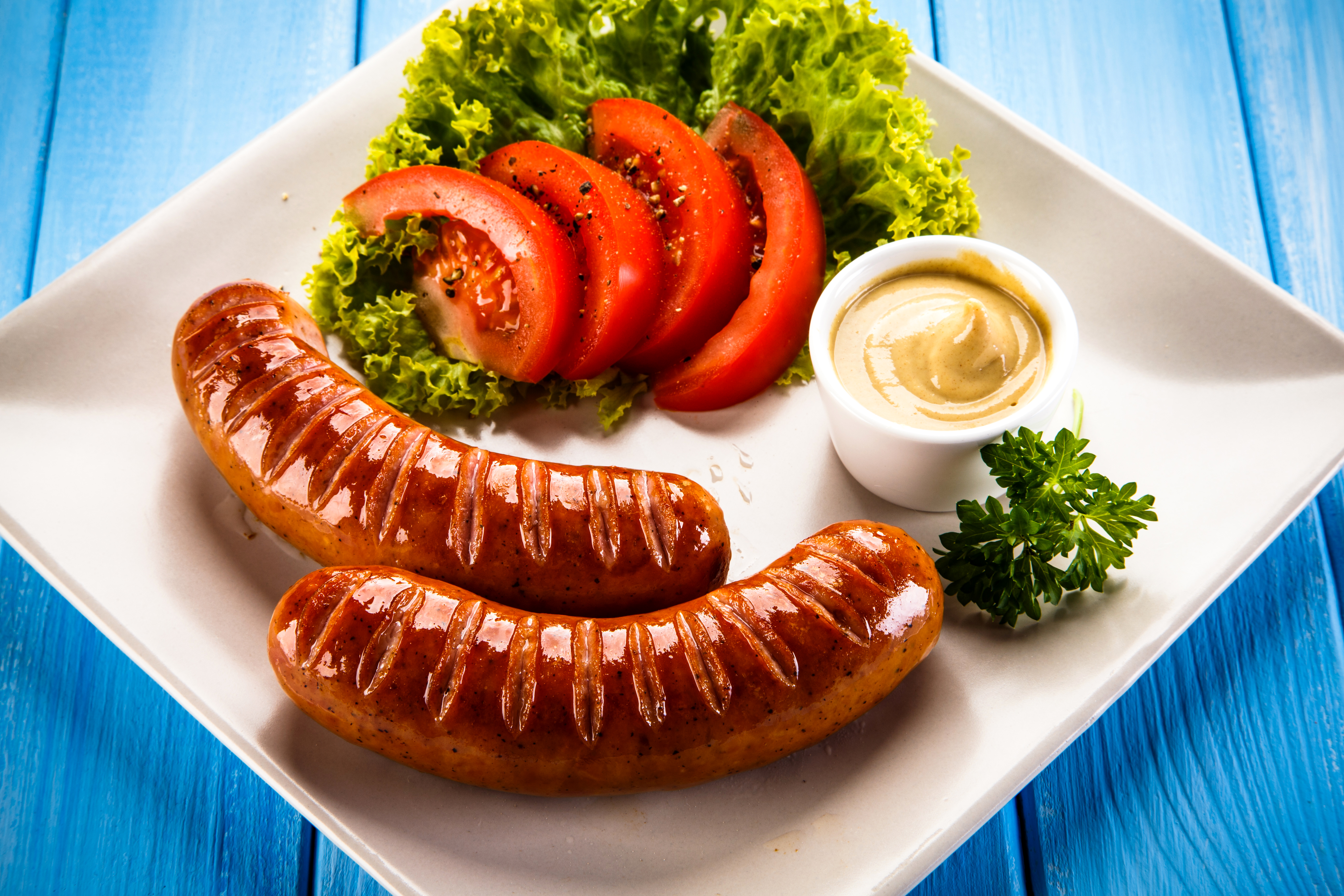 Lettuce Meal Sauce Sausage Tomato 5184x3456